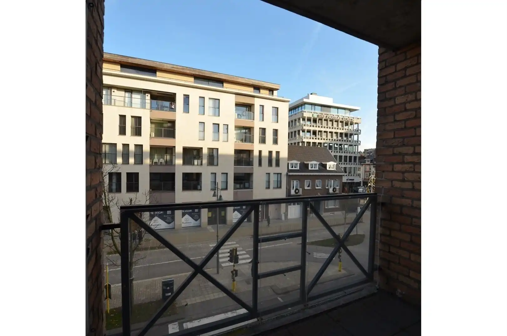 Ruim op te frissen appartement op wandelafstand van de stad foto 23