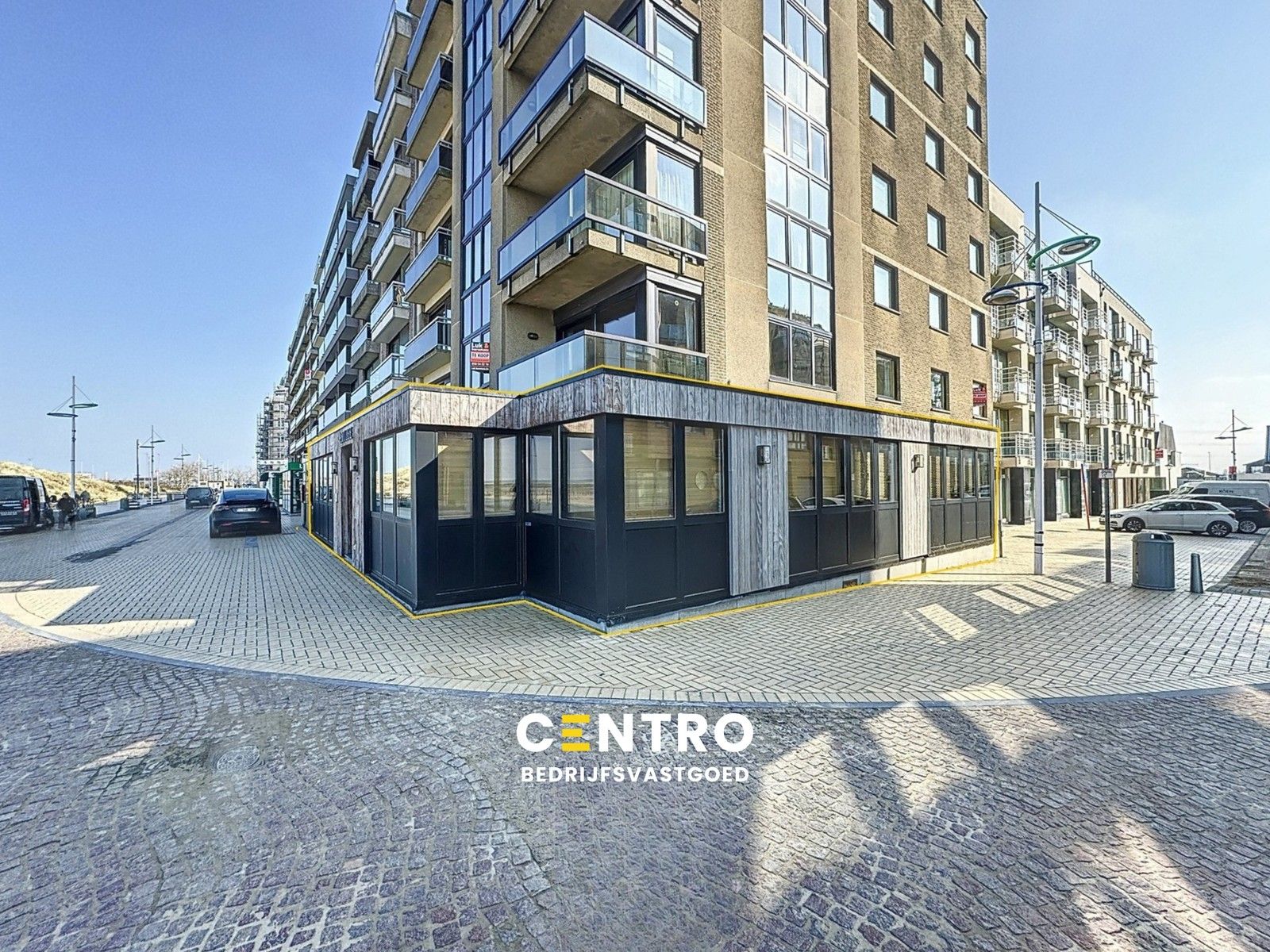 Uniek & exclusief aanbod: instapklaar (zo goed als nieuw) HORECAPAND (restaurant/brasserie), inclusief de VOLLEDIGE inboedel TE KOOP op de zeedijk te Zeebrugge! foto {{pictureIndex}}