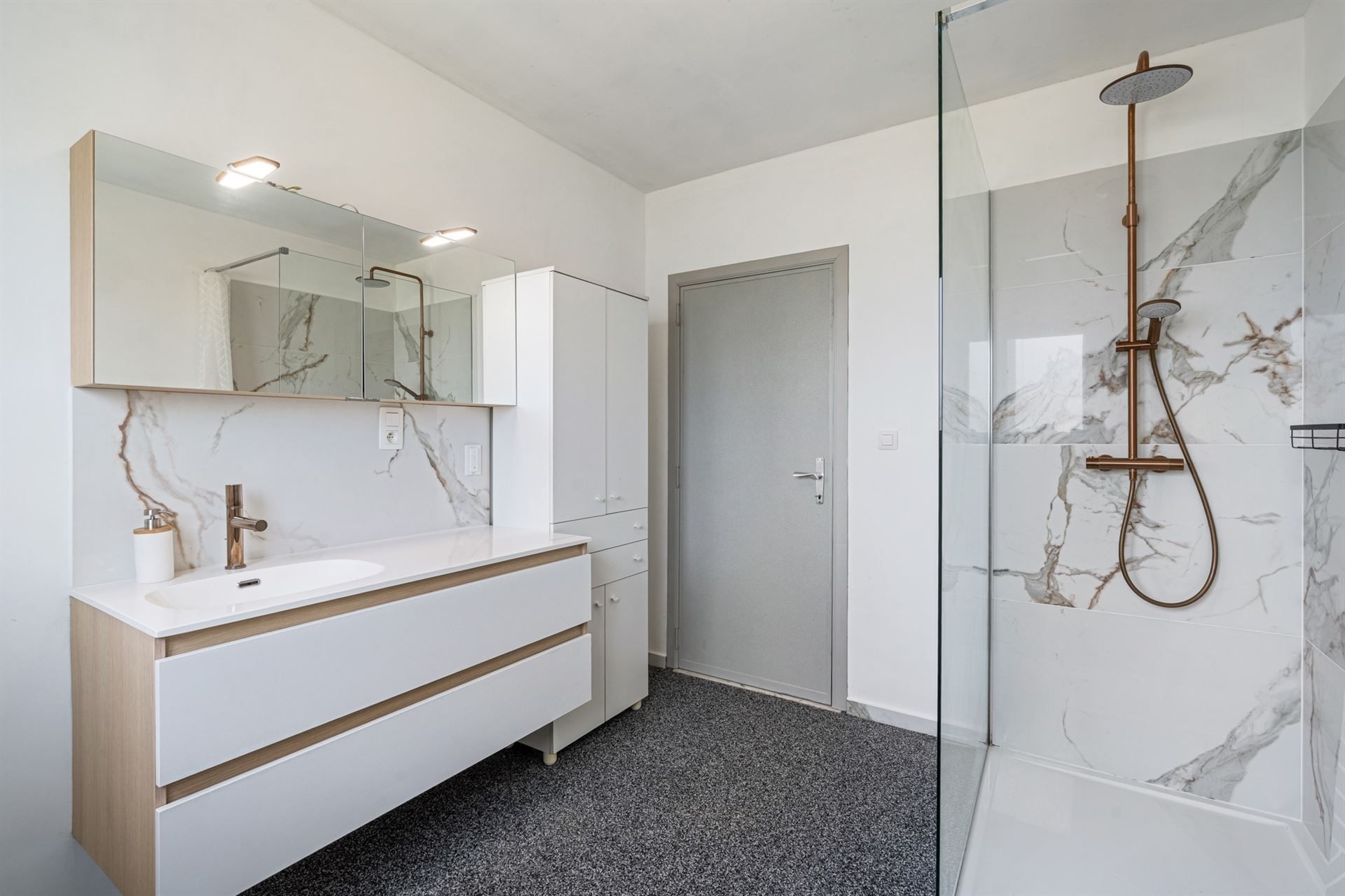 Eengezinswoning in halfopen bebouwing met tuin. foto 17