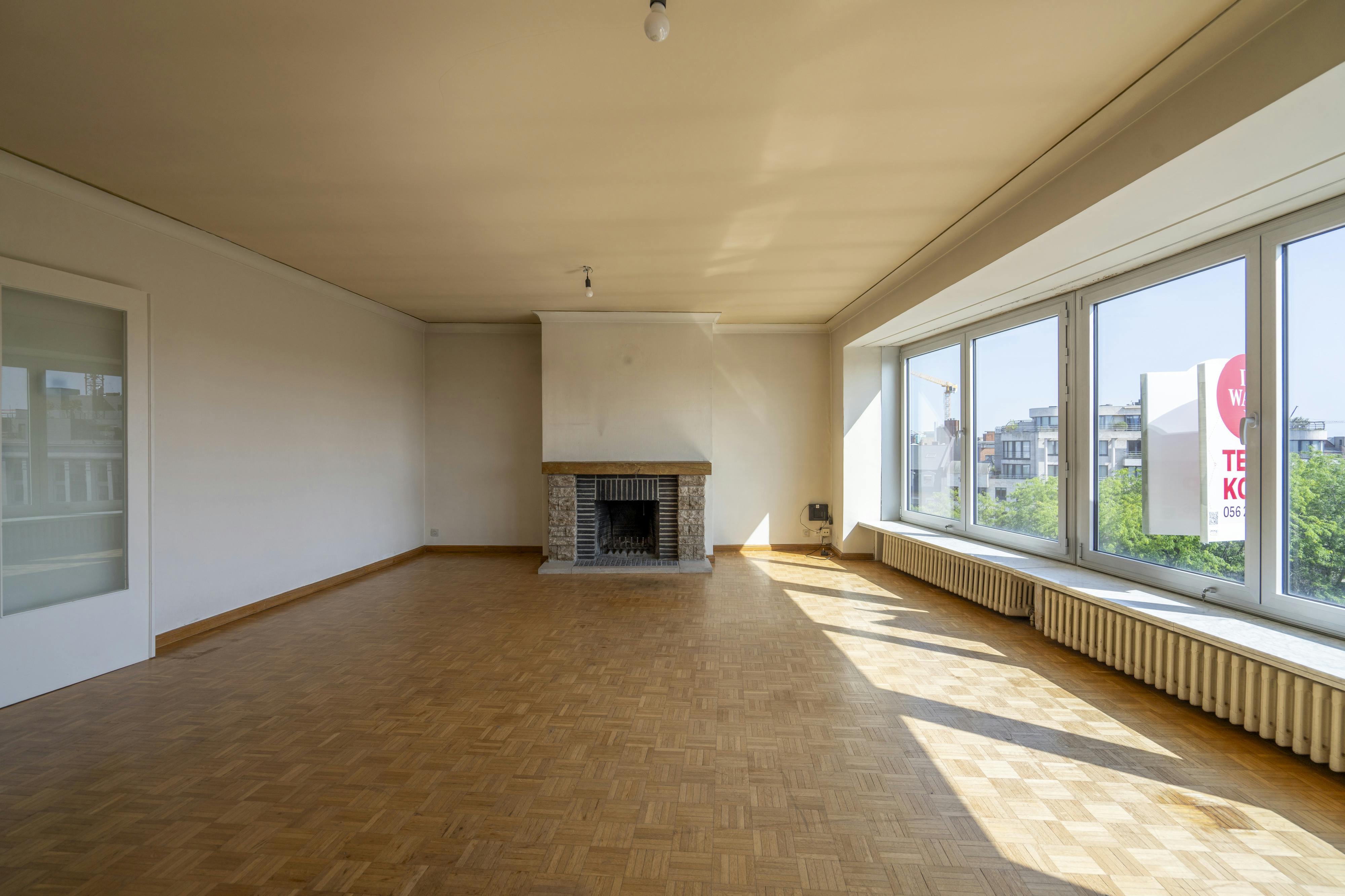 Ruim Appartement met zicht op de Grote Markt van Kortrijk foto 27