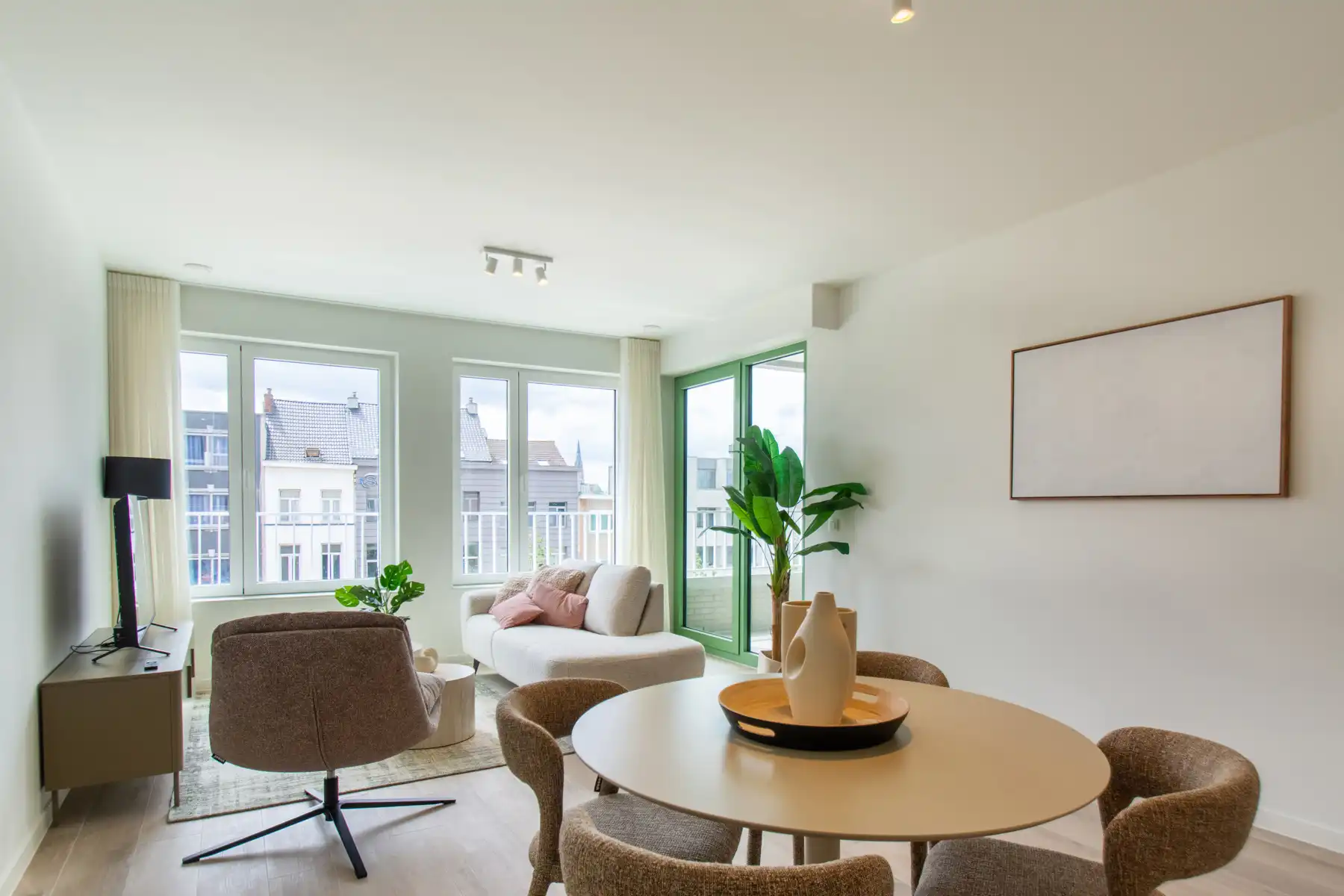 Prachtig gemeubeld 1- kamer appartement met mooi terras foto 3
