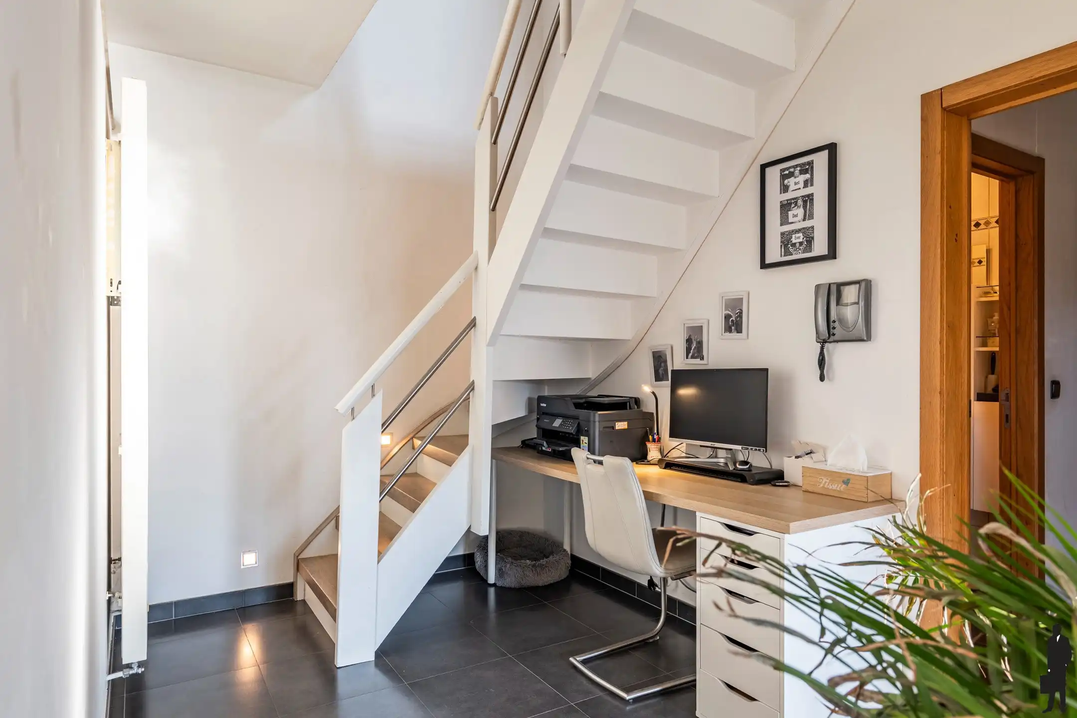 Hoogwaardig afgewerkte, ruime, recente woning met 5 slpk. foto 10