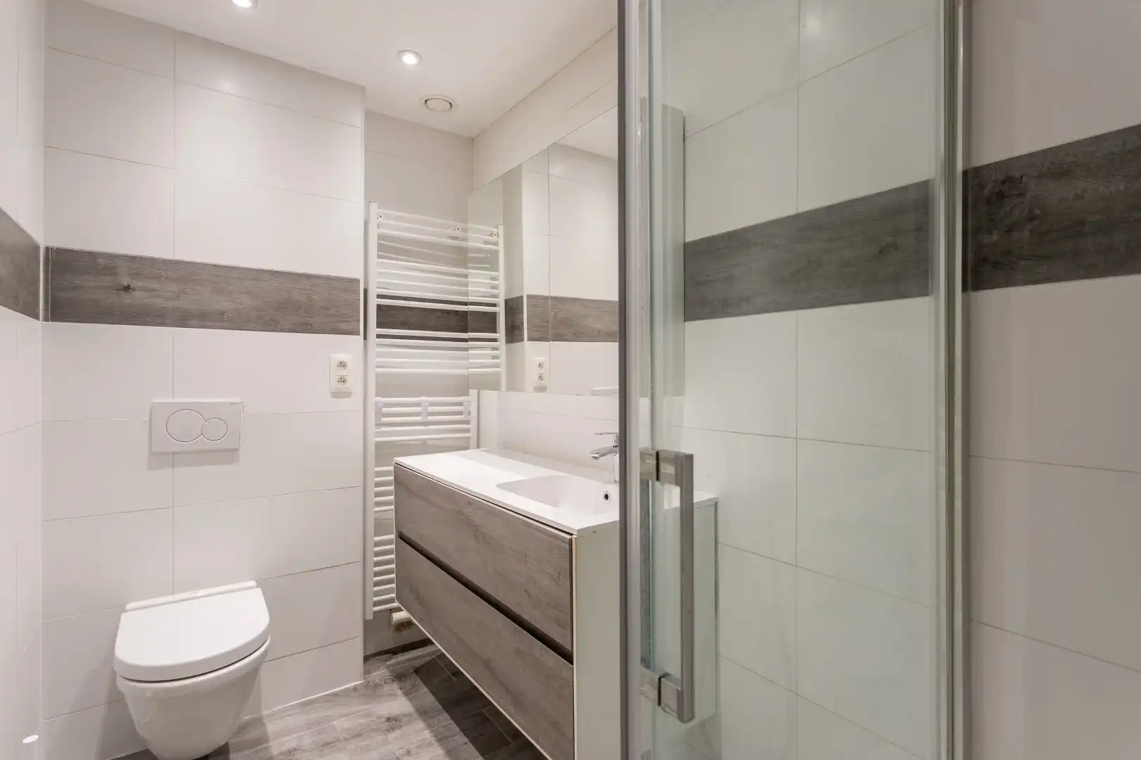 Instapklare woning met 3 SLPK en tuin foto 12