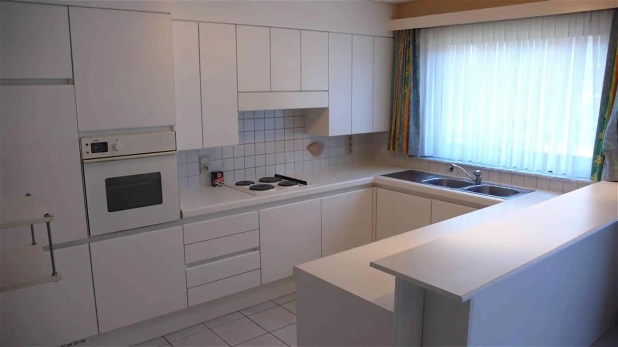 Modern appartement aan stadsrand foto 5