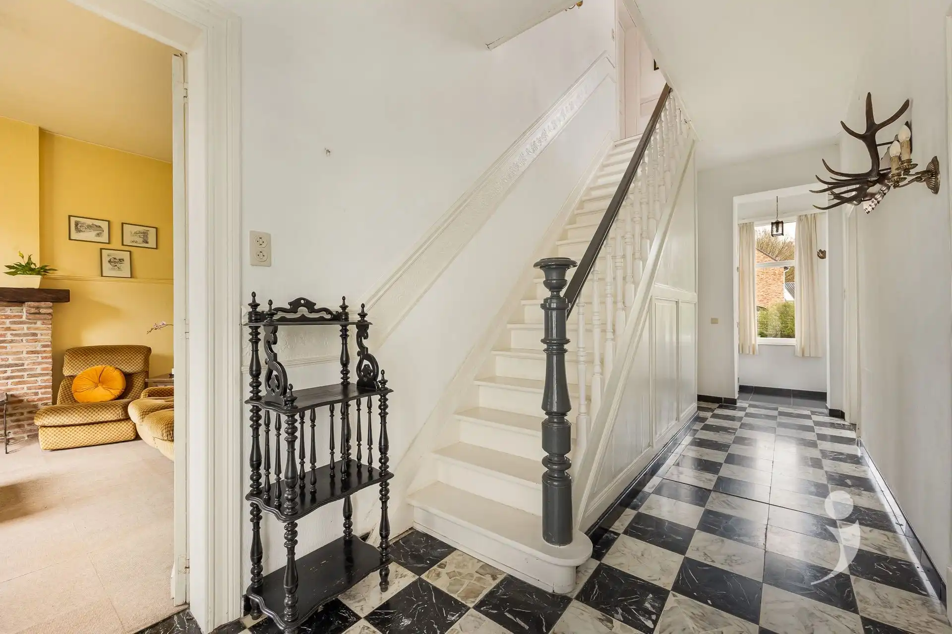 Statige woning op een mooi perceel! foto 2