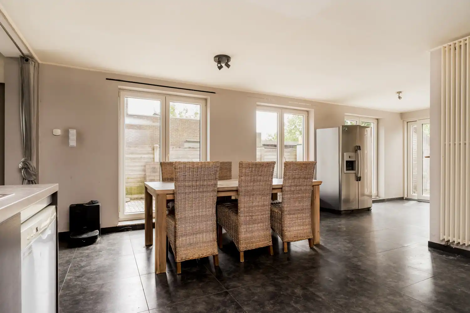 Halfopen bebouwing in landelijke omgeving met ruime tuin foto 8