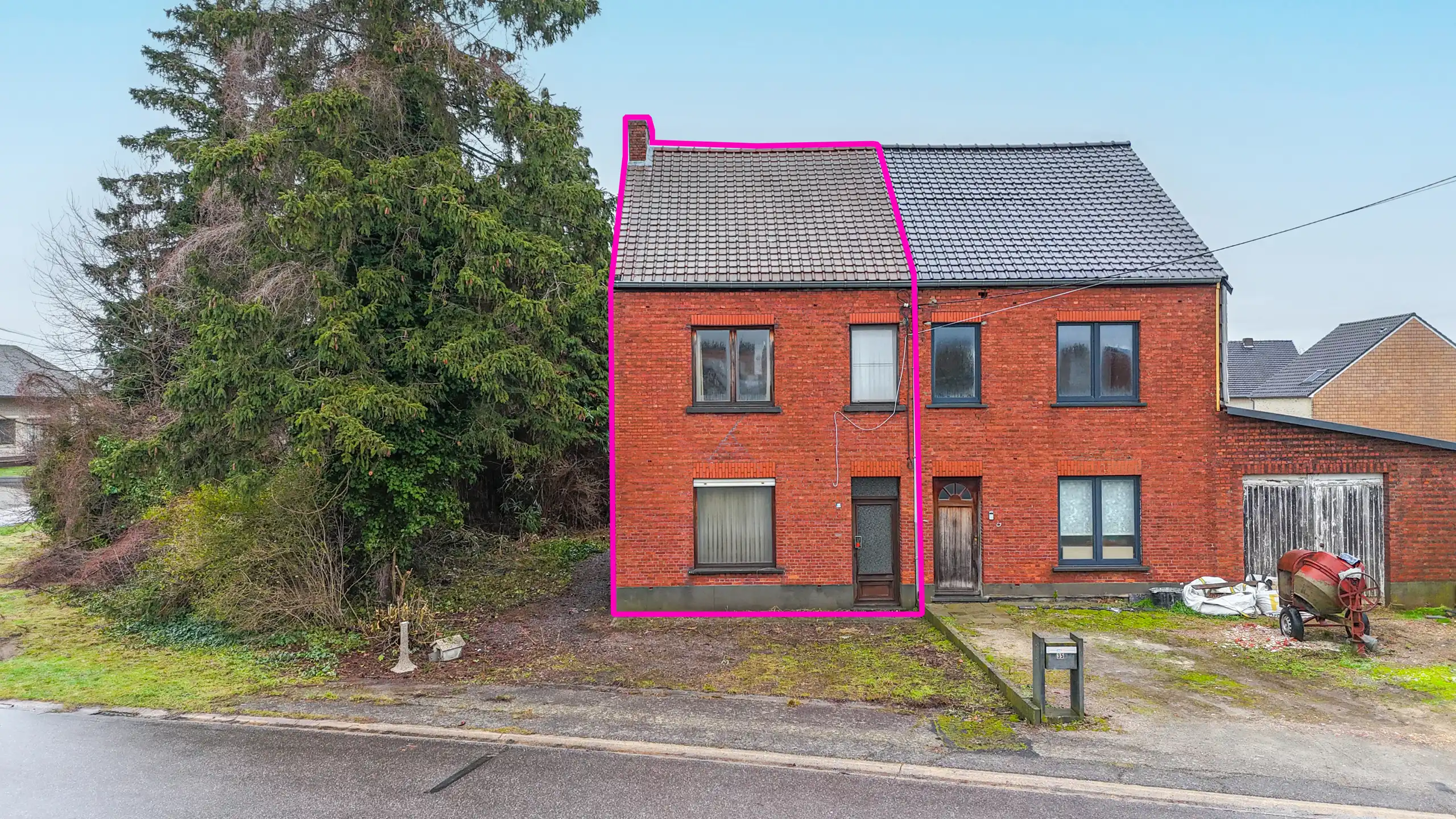 Hoofdfoto van de publicatie: Te renoveren woning met potentieel op rustige ligging