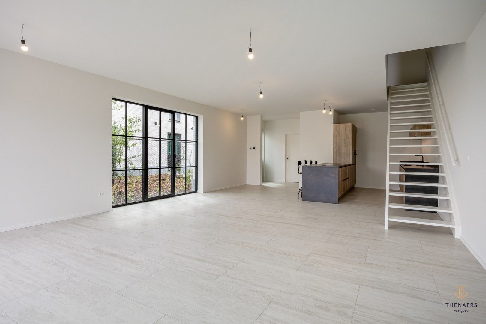 INSTAPKLARE LUXE EN ENERGIEZUINIGE NIEUWBOUWWONING MET 4 SLAAPKAMERS EN 2 BADKAMERS. foto 3