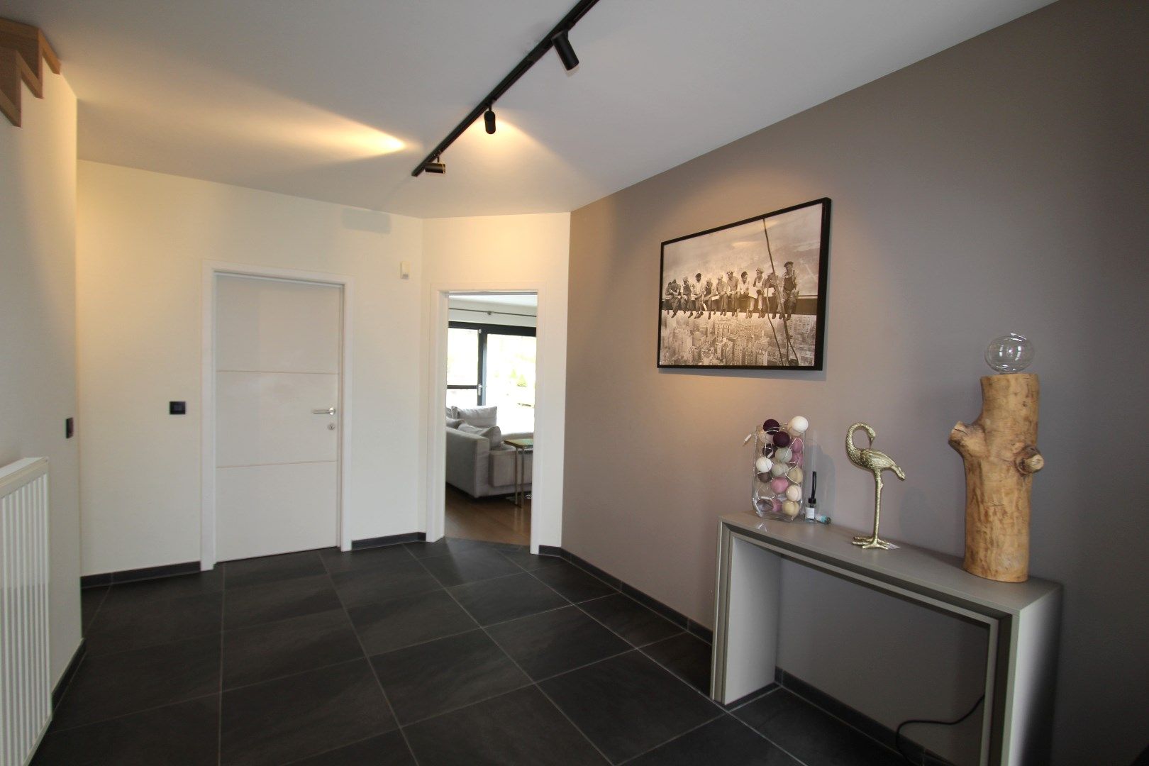RECENTE WONING MET 5 SLAAPKAMERS EN GROTE TUIN foto 2