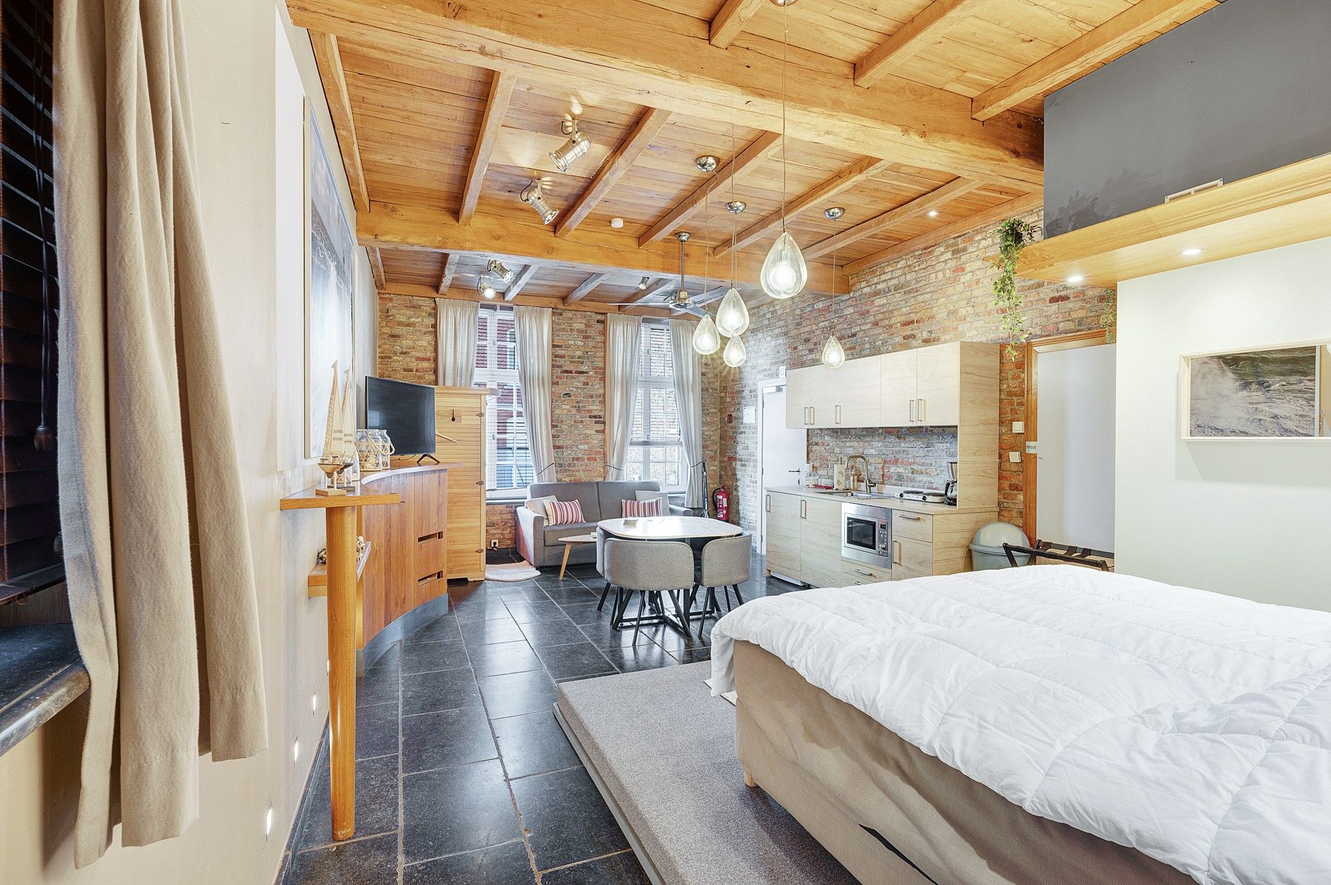 Historisch, uitzonderlijke woning met ongekend potentieel te Damme foto 13