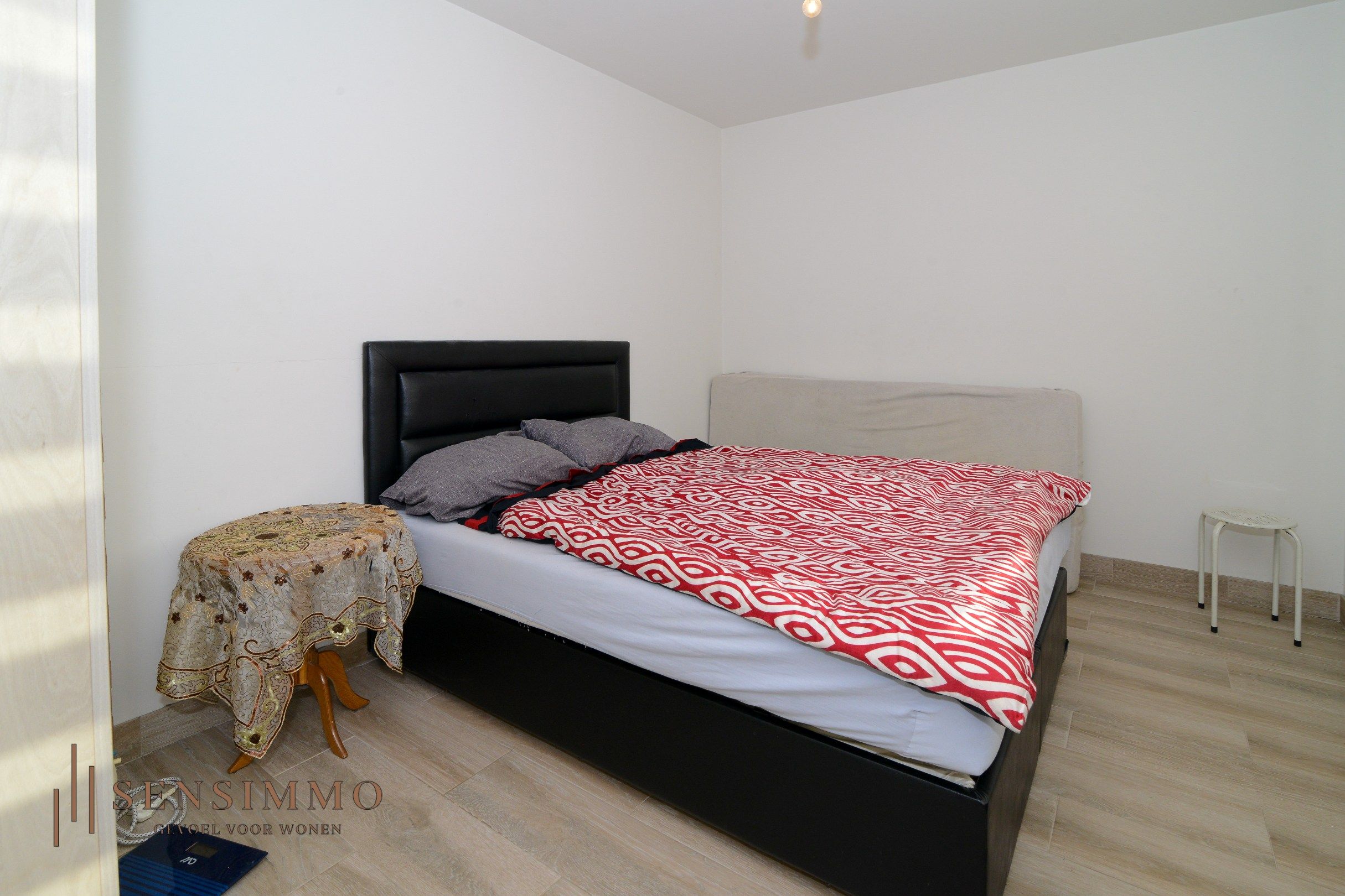 Opbrengsteigendom: Building met 8 appartementen en 2 handelspanden foto 28