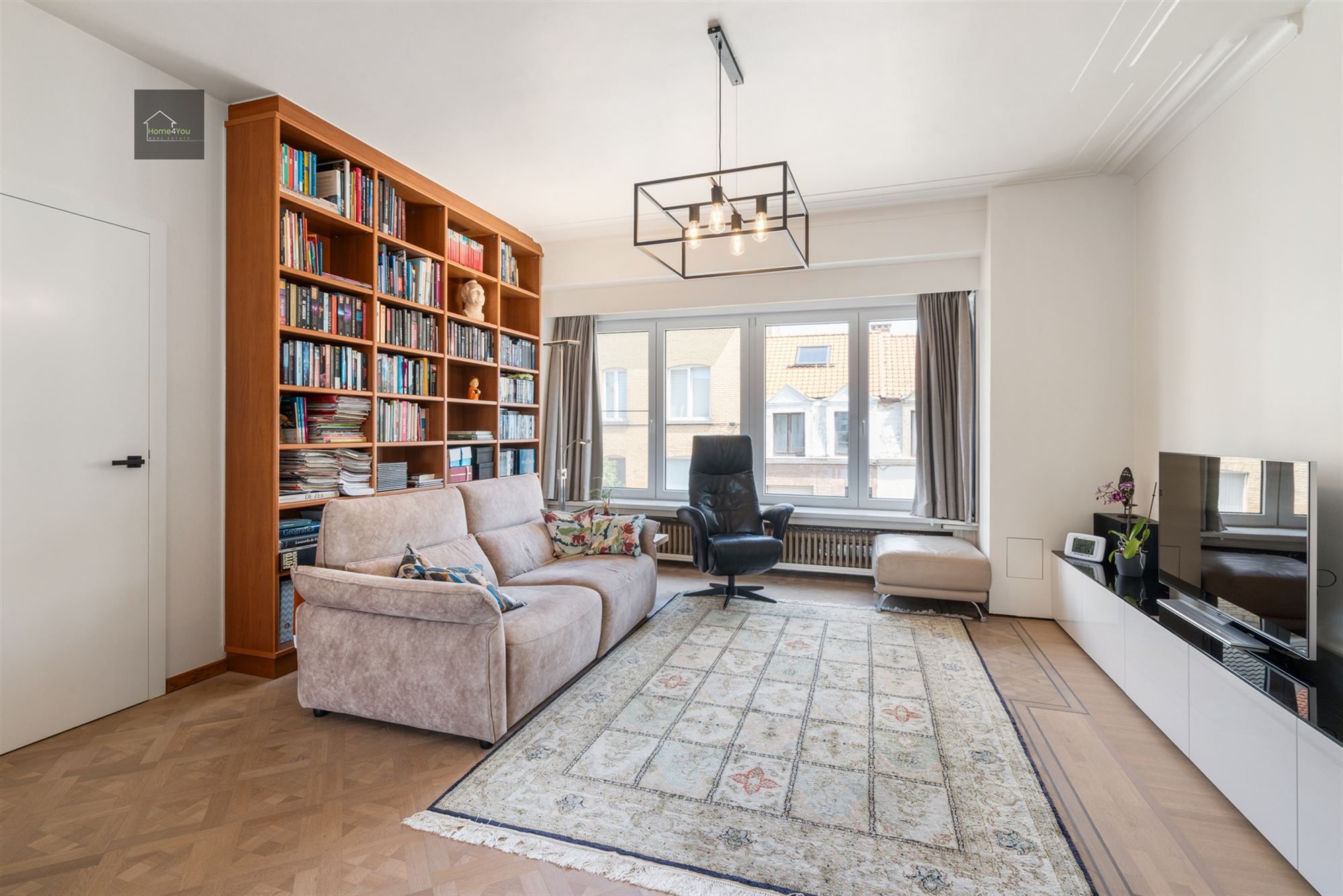 Ruim instapklaar appartement met groot Zuid-gericht terras! foto 5