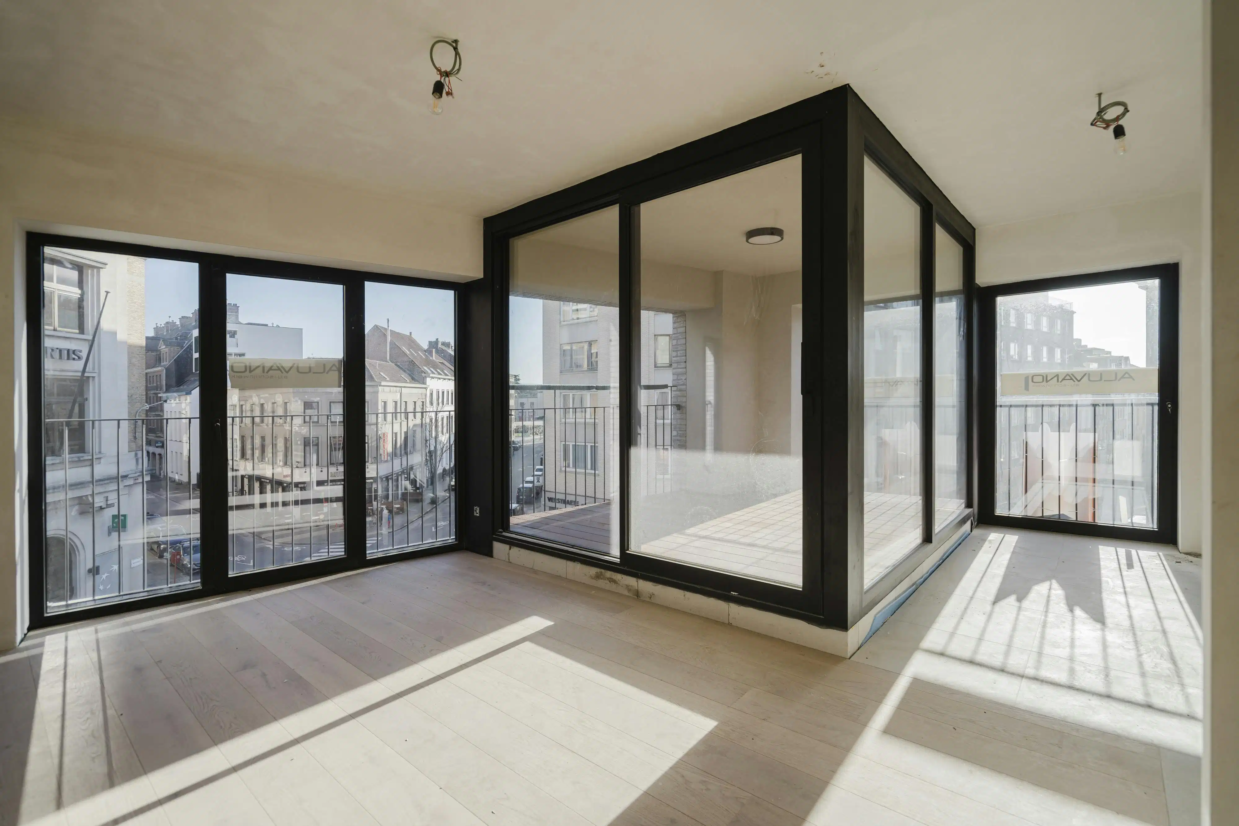 Lichtrijk 2-slaapkamerappartement in res. La Rambla Kortrijk foto 6