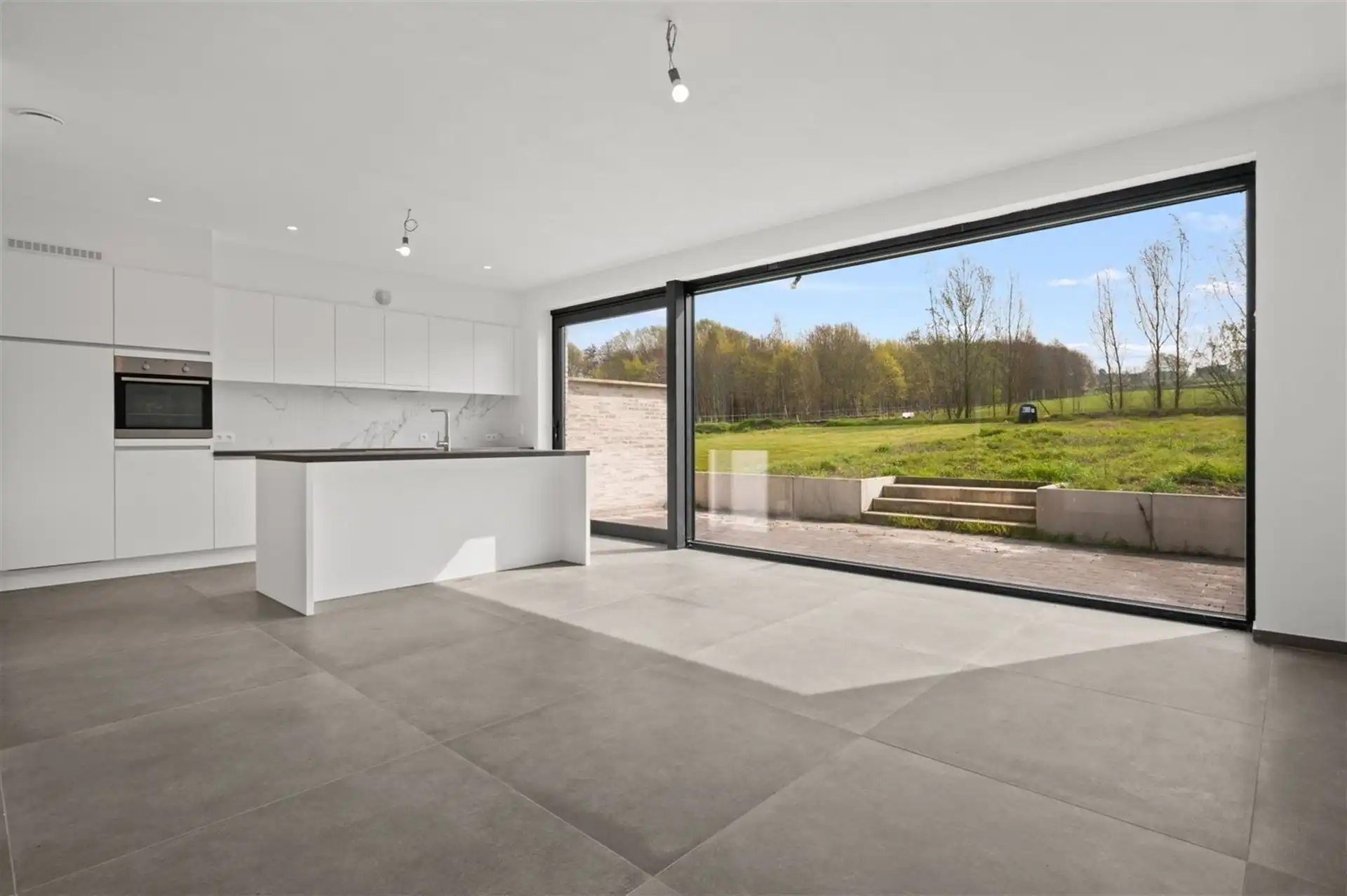 Zeer ruime woning met 4 slpks en tuin foto 9