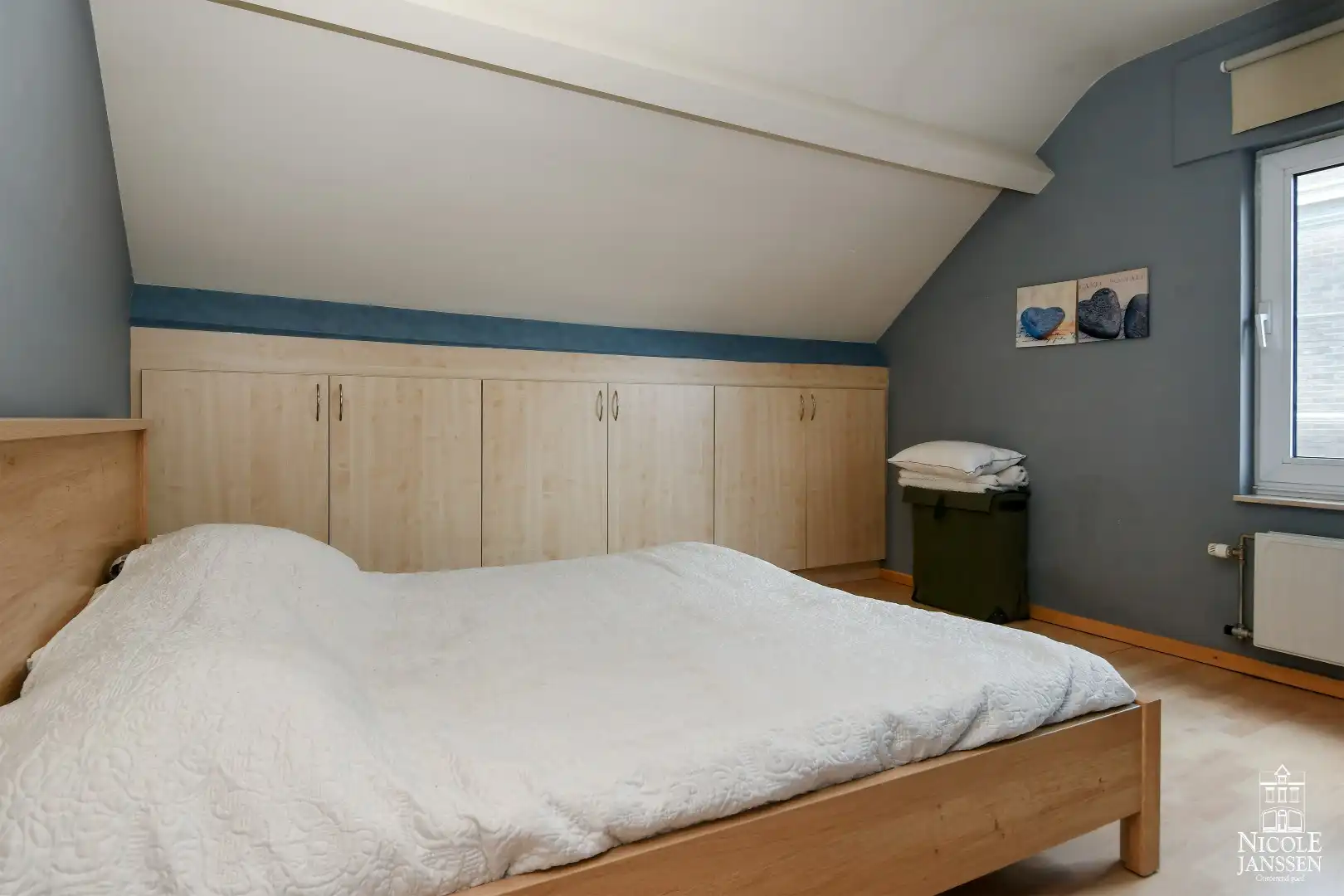 Instapklare gezinswoning met vier slaapkamers en zwembad foto 22