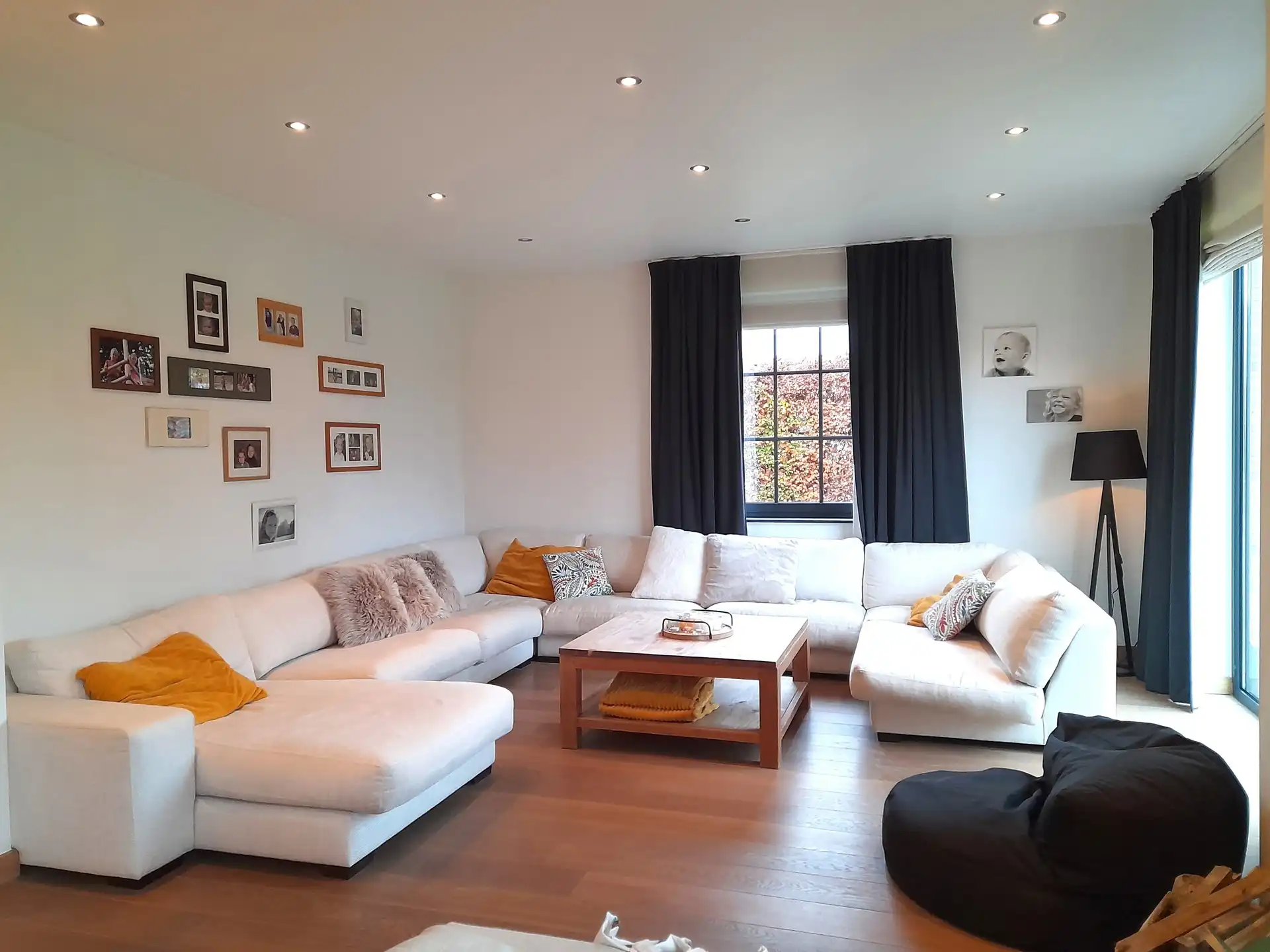 Rustig gelegen stijlvolle woning met 4 slaapkamers foto 2