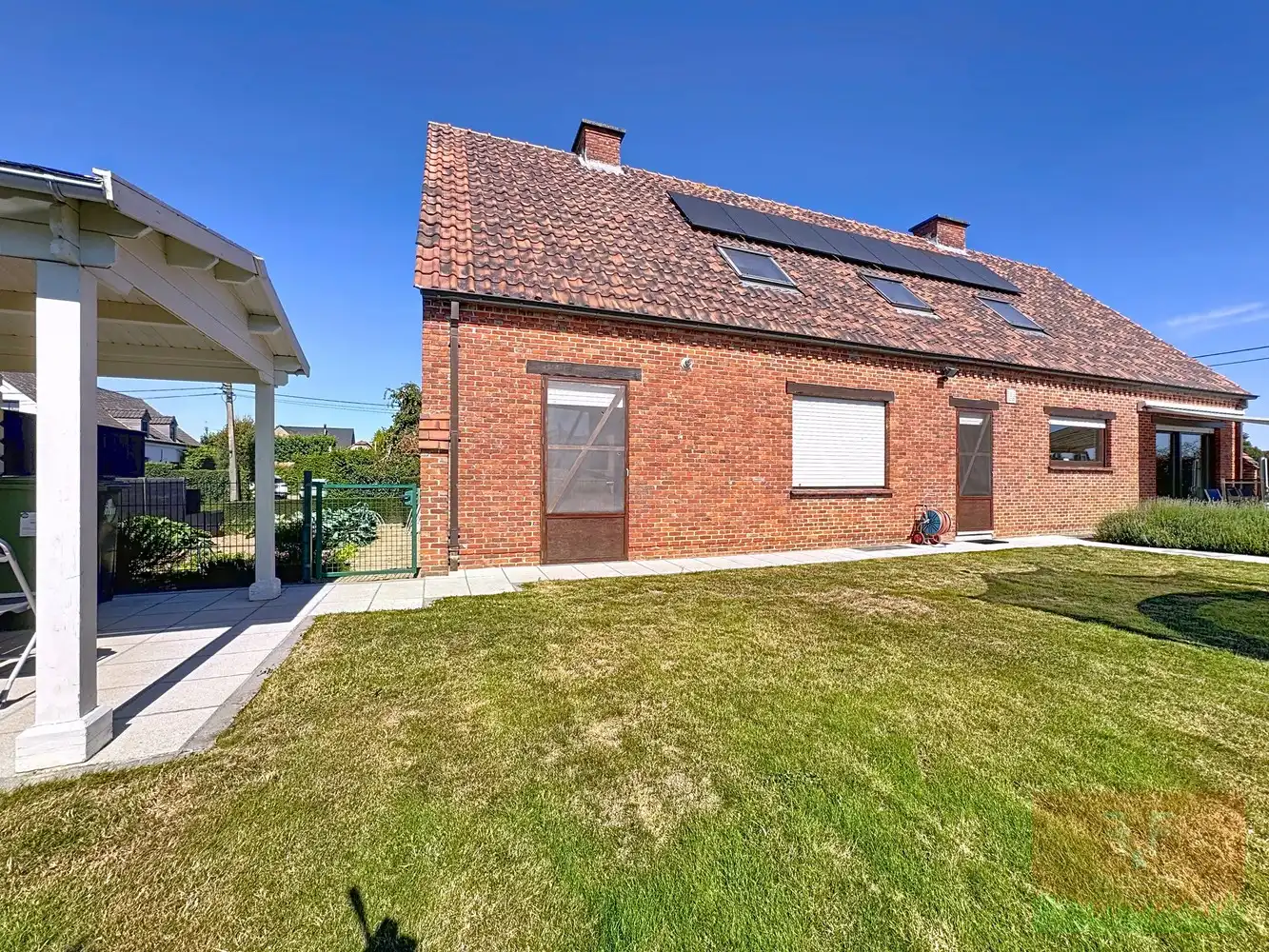 Vrijstaande eengezinswoning met 4 slaapkamers en 2 badkamers foto 30