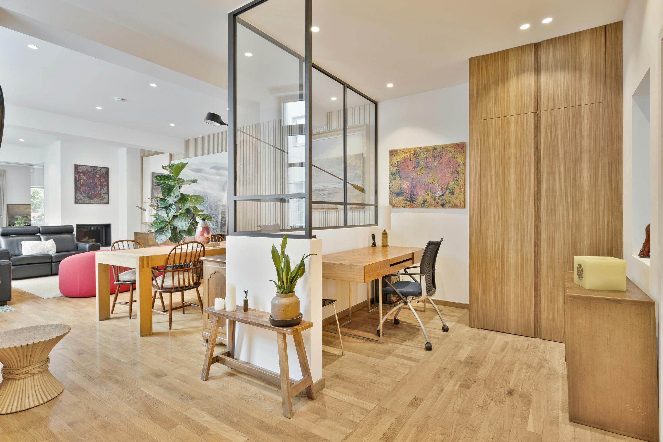 Ruim 2 slaapkamer appartement te koop in Koekelberg! foto {{pictureIndex}}