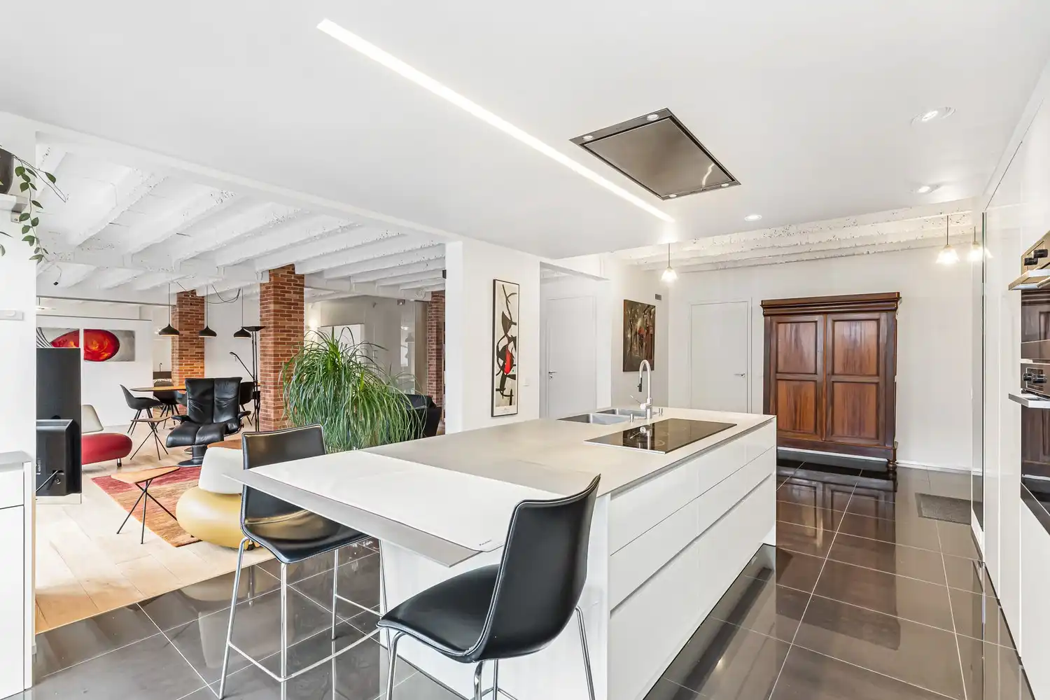 Exclusieve gelijkvloerse loft met 2 slpkrs, terras en staanplaats foto 21