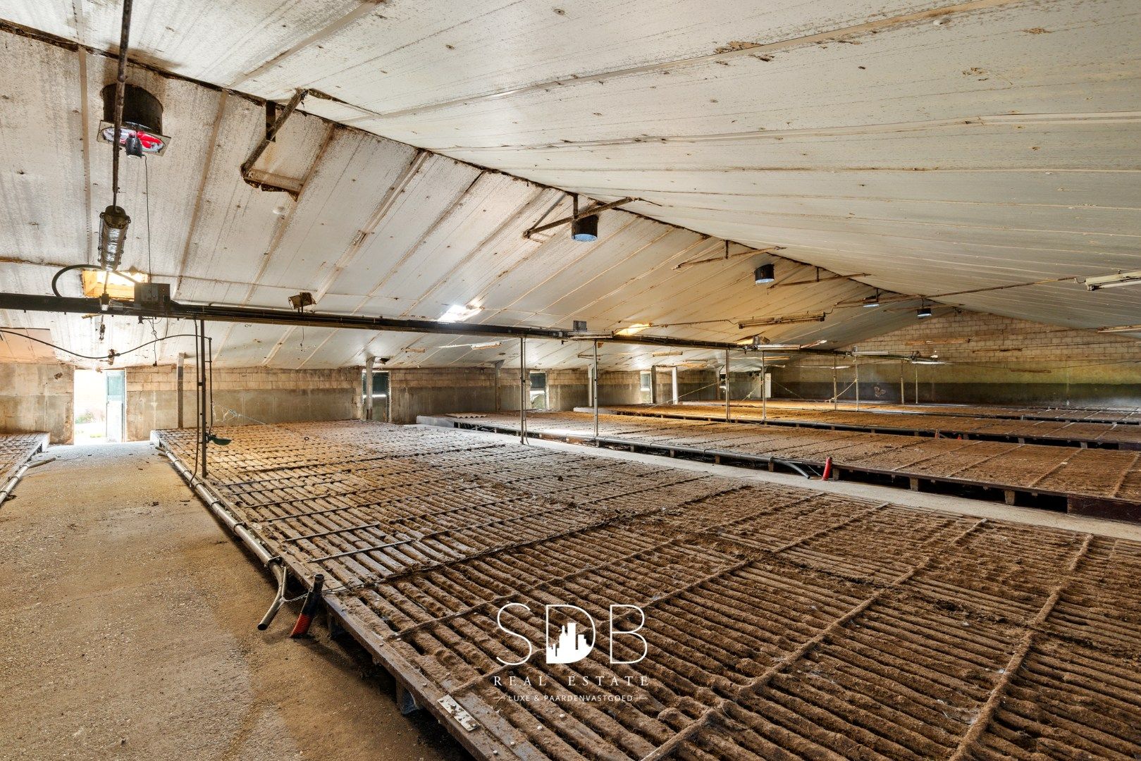 Boerderij met paardenfaciliteiten en graslanden op 14.490m² foto 19