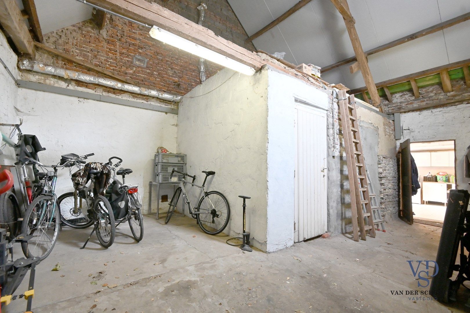Charmante woning op royaal perceel van 1.618 m² foto 35