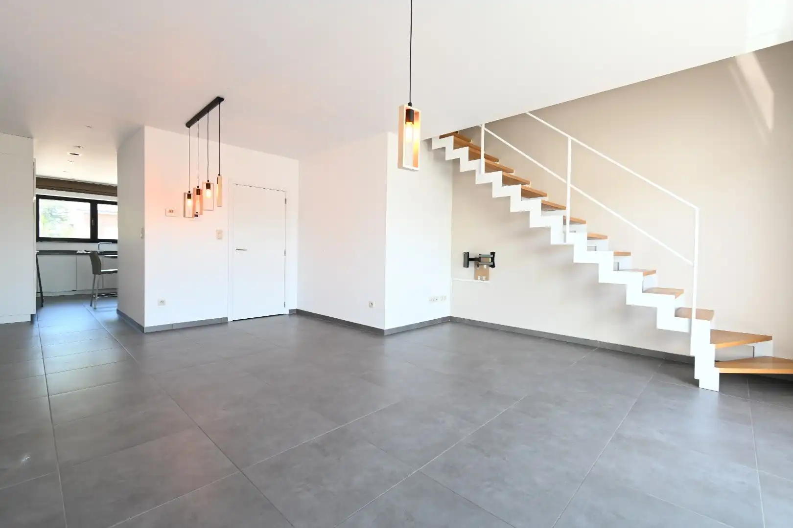 Knap ingericht ruim duplex-appartement met 3 slaapkamers te  Bilzen - Merem + autostandplaats foto 5