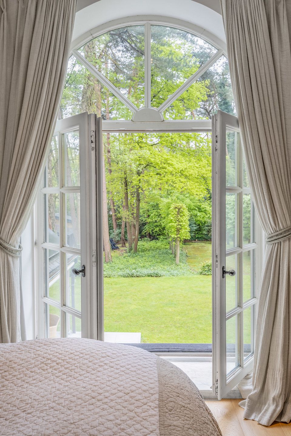 Stijlvolle villa met prachtige tuin op royaal perceel foto 22