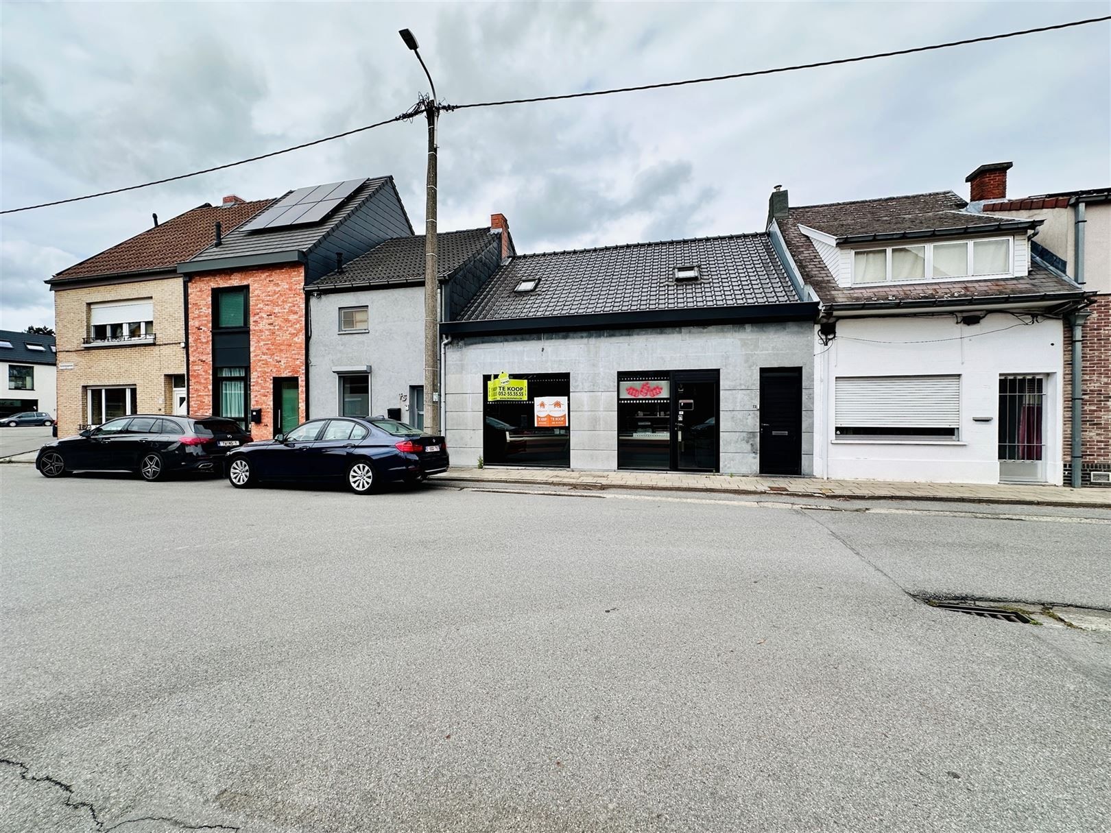 Ruime woning met diepe tuin in Grembergen met mogelijkheid tot handel of zelfstandige activiteit foto {{pictureIndex}}