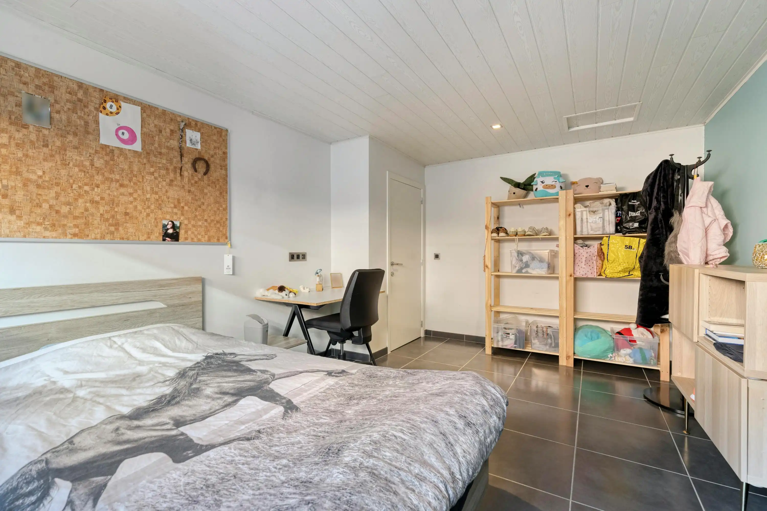 Gelijkvloerse woning met 5 slaapkamers te Lendelde foto 10
