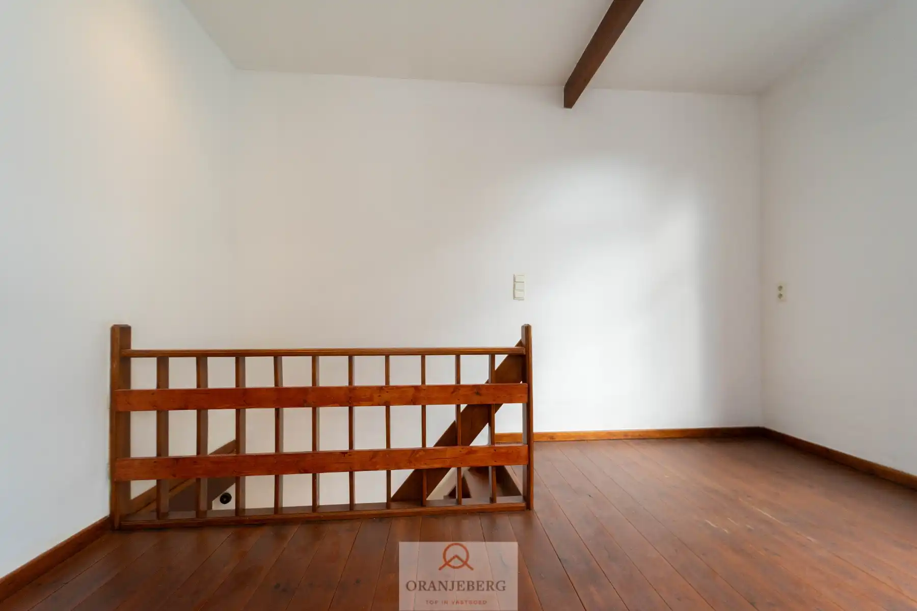 Charmante bemeubelde citéwoning nabij Coupure foto 17