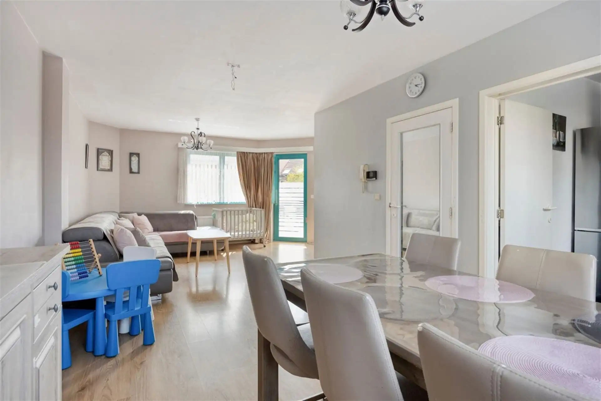 Ruime en instapklare woning met stadstuin en garage! foto 3