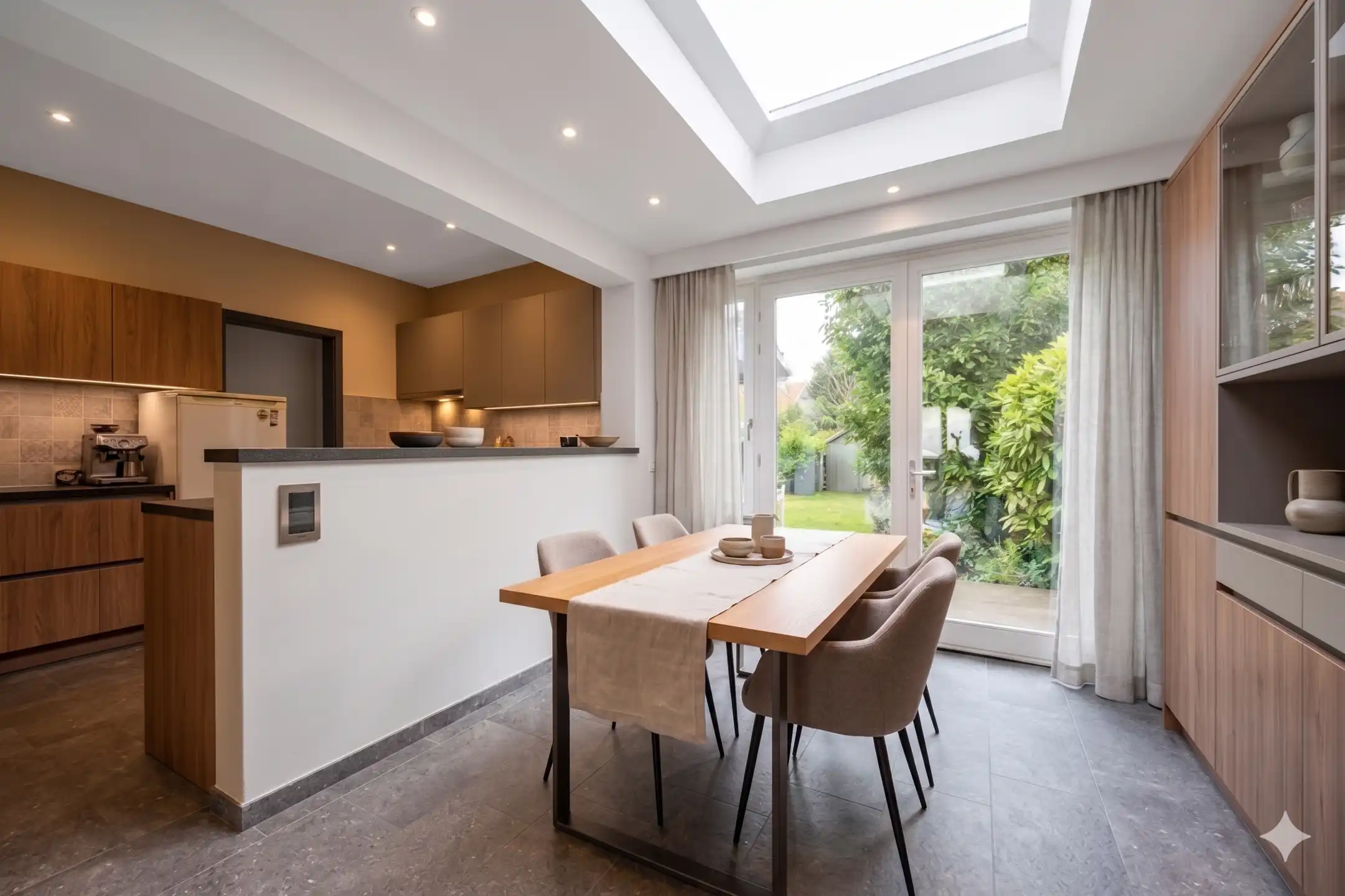 Te renoveren 6slpk-woning met tuin en garage te Turnhout. foto 10