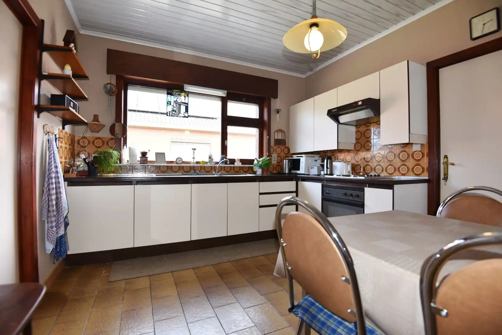 Op te frissen woning met 3 slpks in de Bloemenwijk in Maldegem foto 6