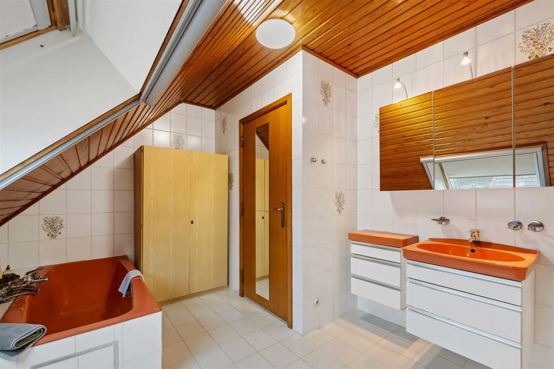 Charmante gezinswoning met 3 slaapkamers en inpandige garage foto 24