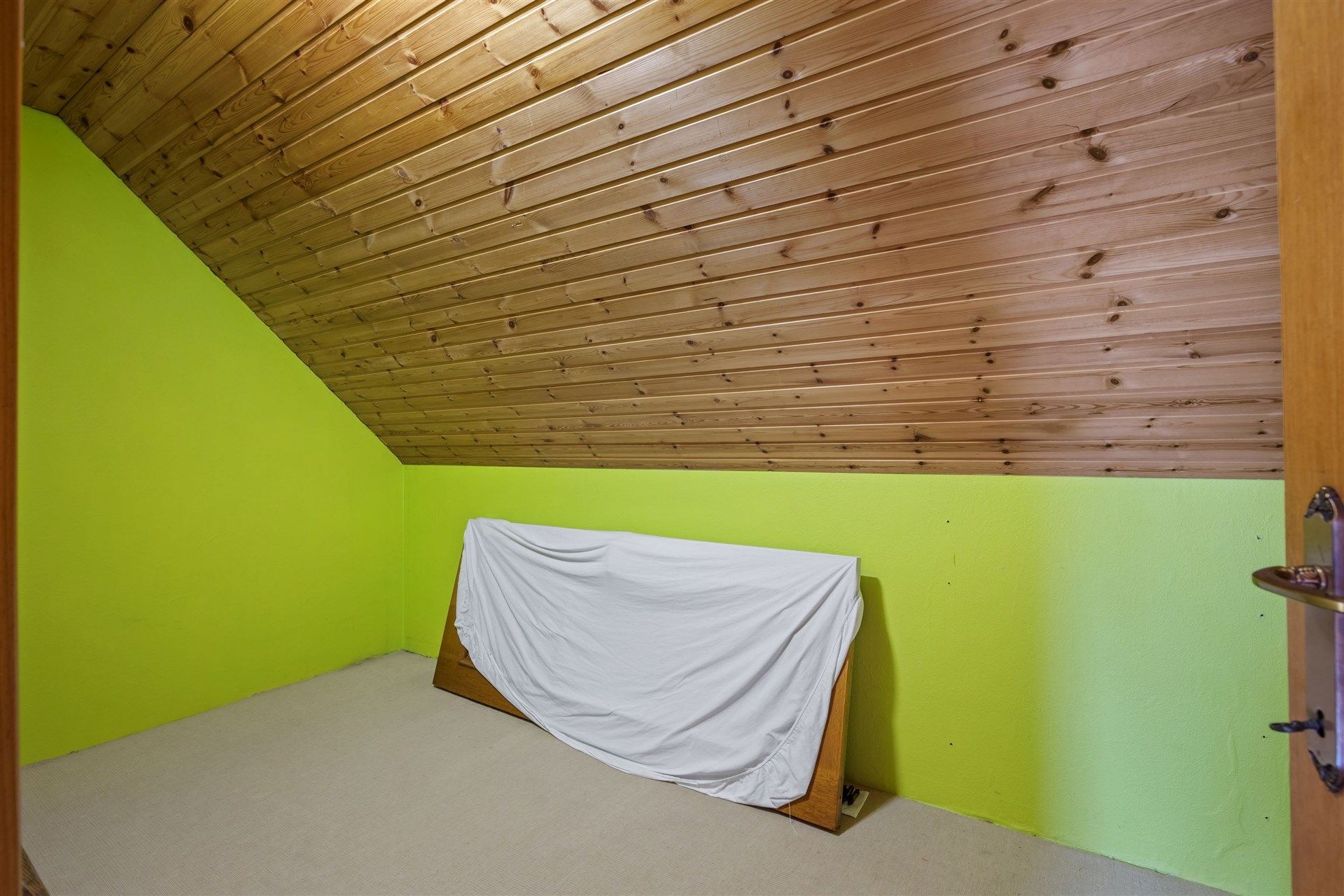 Charmante gezinswoning met 3 slaapkamers en inpandige garage foto 24