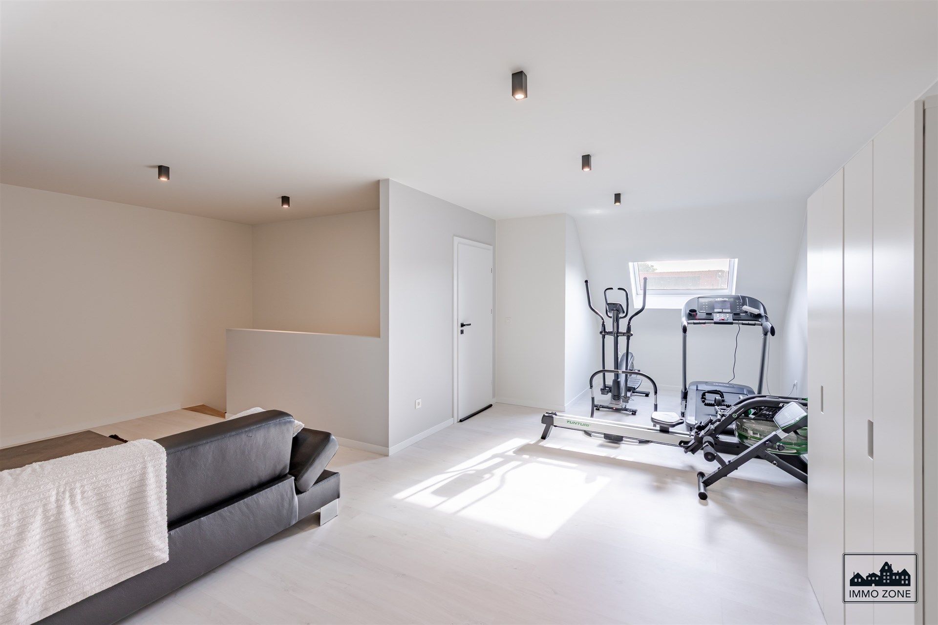 Zeer ruime moderne recente woning te centrum Sint-Niklaas foto 19