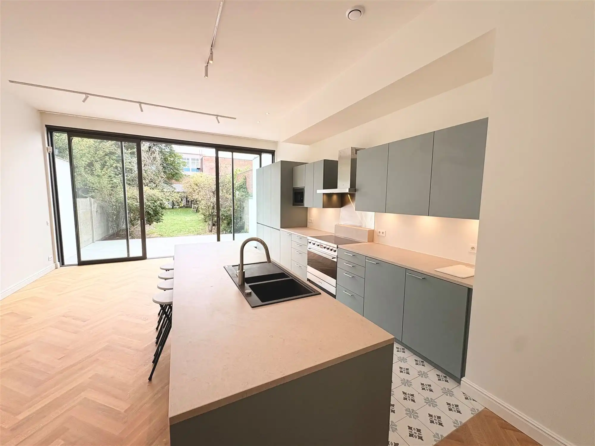 Gerenoveerde herenwoning met 5 slpks in Markgravebuurt. foto 5