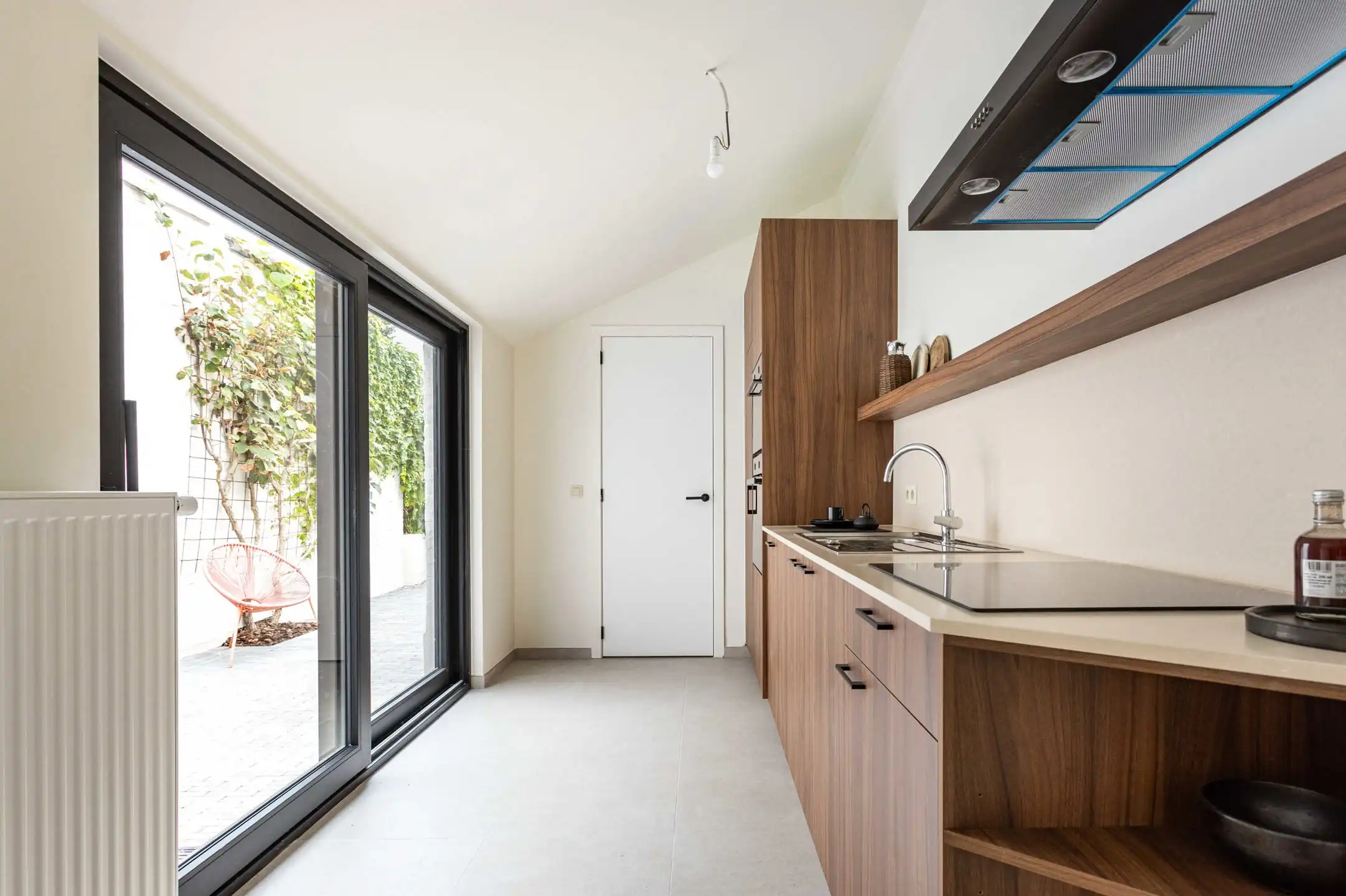 Volledig gerenoveerde woning met 4 slaapkamers foto 8