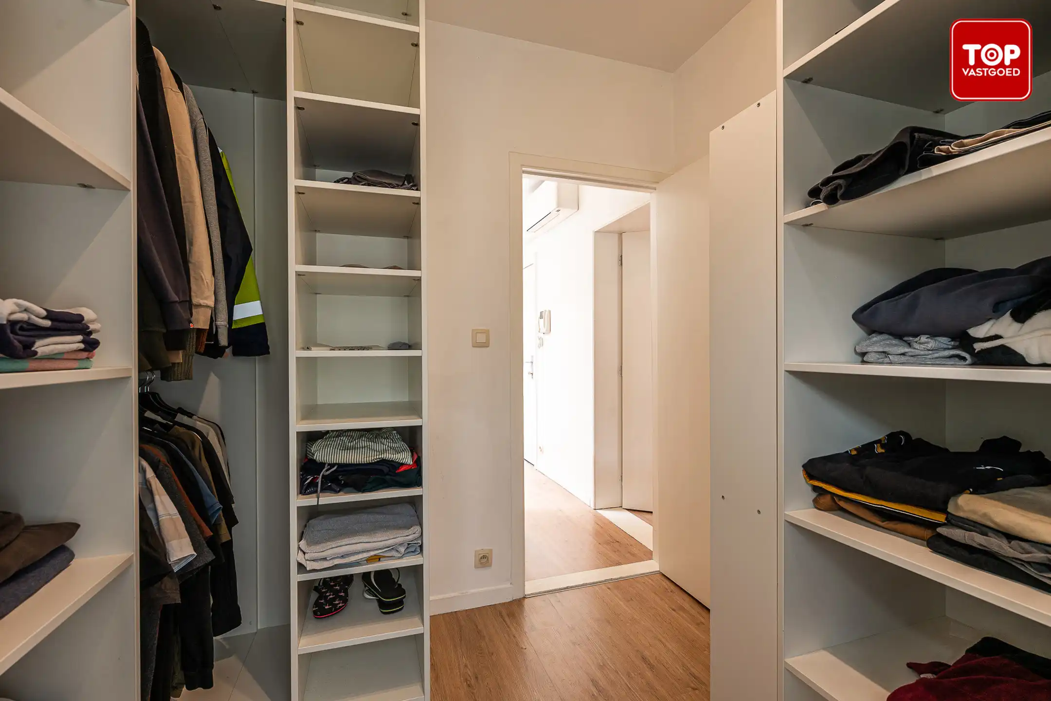 Instapklaar appartement met 3 slaapkamers en ruim terras foto 19