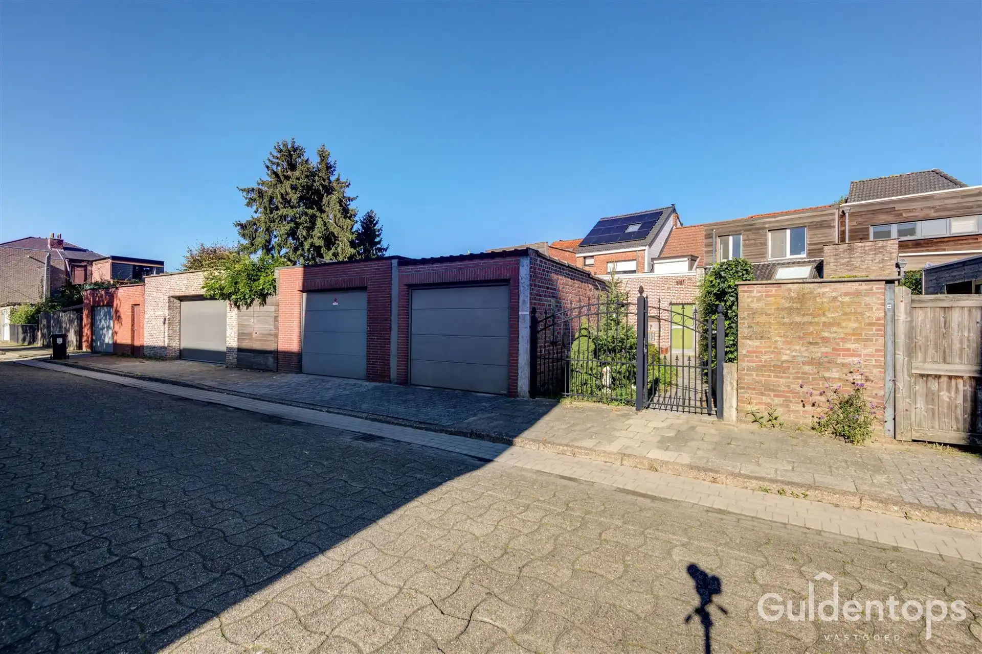 Zeer goed gelegen rijwoning foto 39
