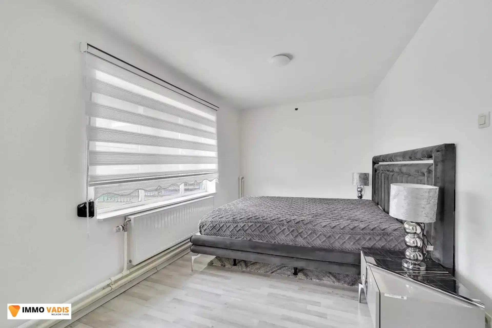 Gerenoveerde gezinswoning met 5 slaapkamers foto 9