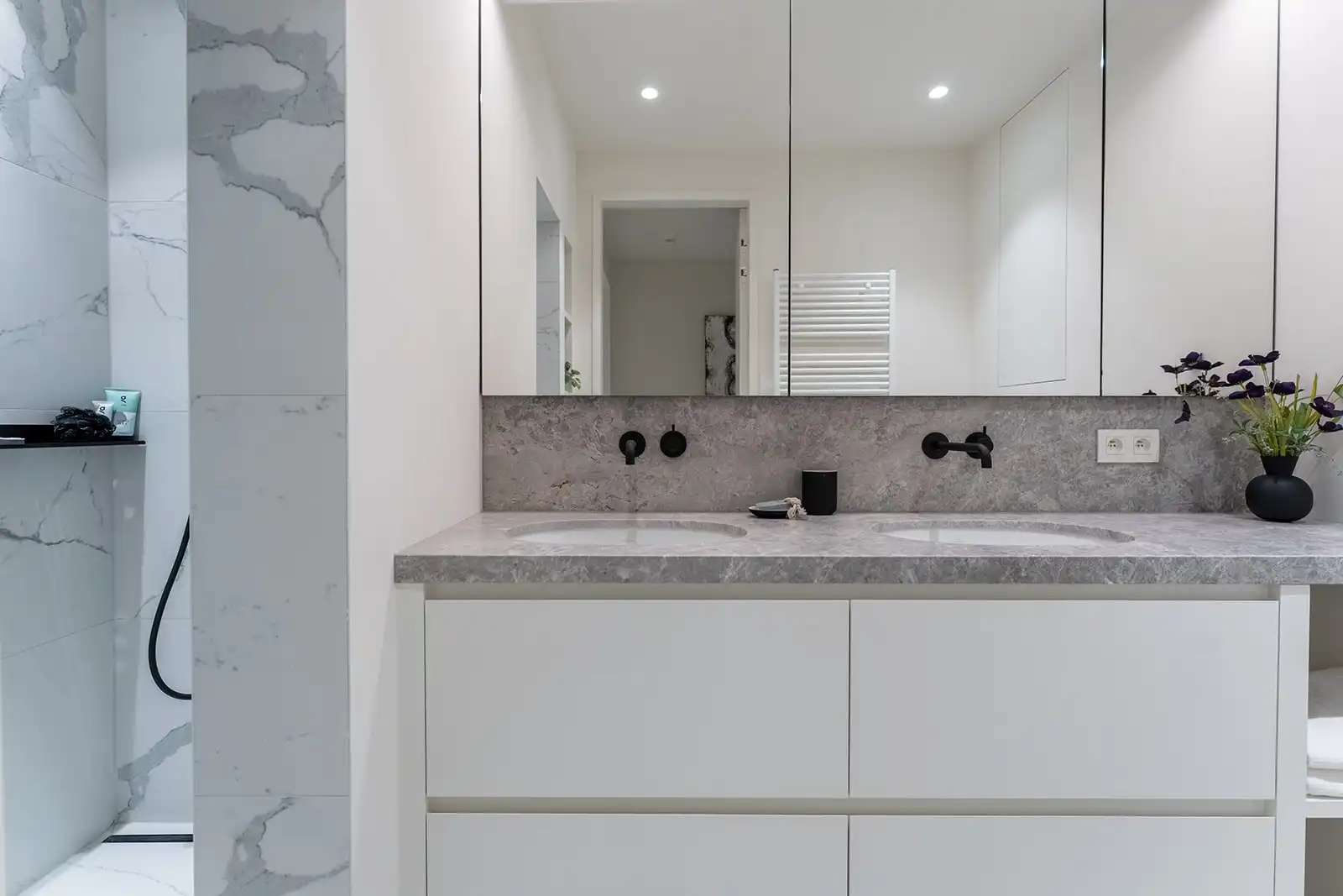 Leuk gerenoveerd appartement met zijdelings zeezicht gelegen vlakbij de Kustlaan. foto 15