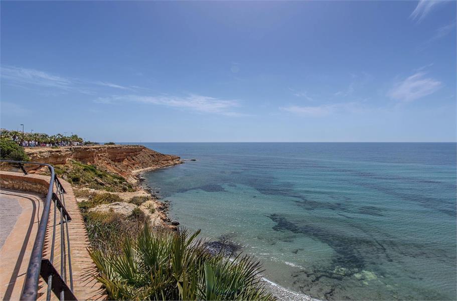 NIEUWBOUW GESLOTEN URBANISATIE IN TORREVIEJA OP SLECHTS 700M VAN HET STRAND foto 34