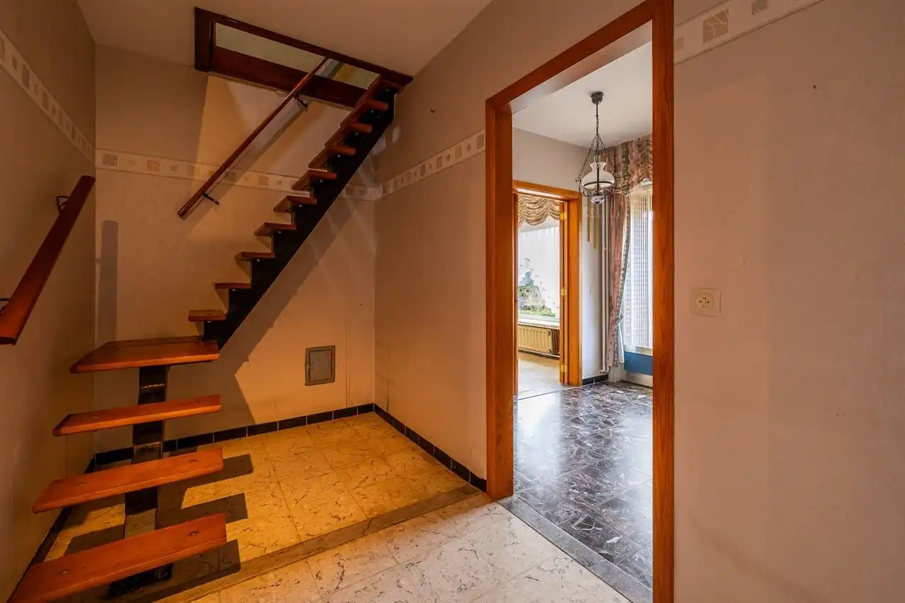 Unieke ligging boven de Mottevallei – renovatiekans met waarde-opportuniteit foto 21