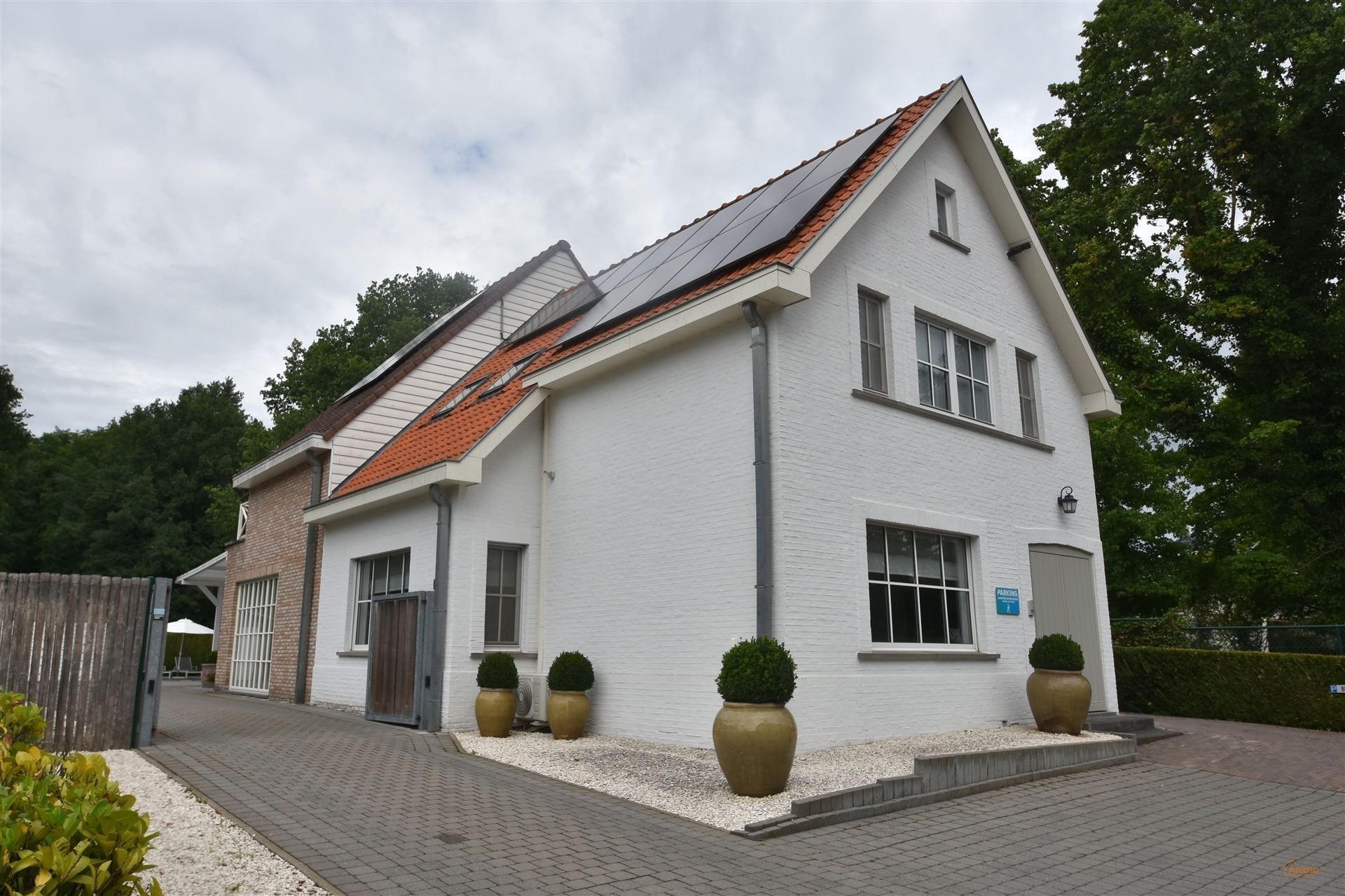 Gezinswoning met zwembad en praktijkruimte in Houthale foto 2