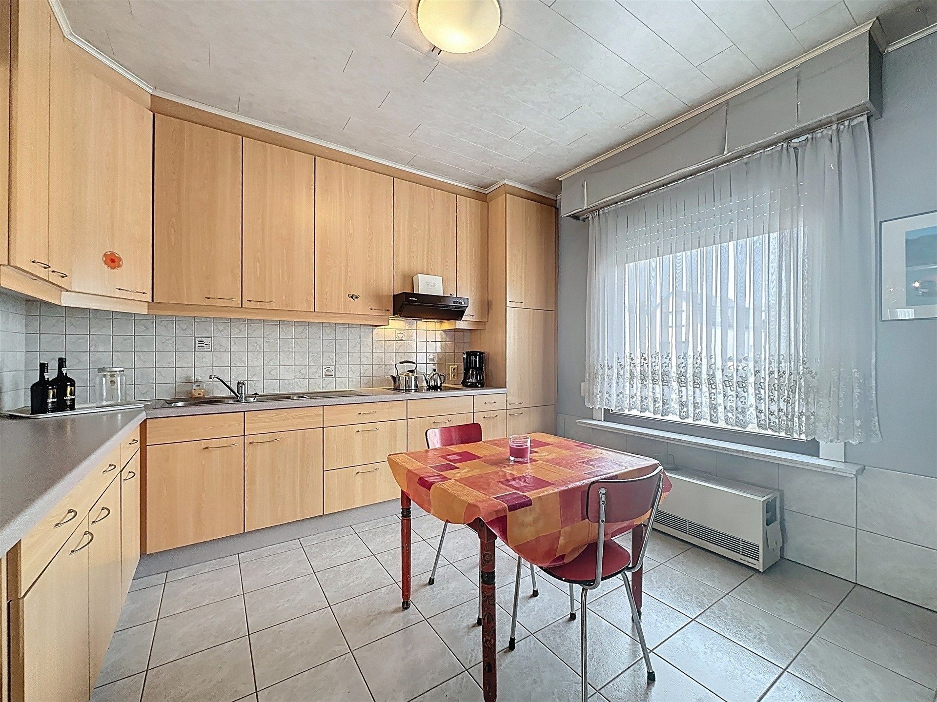 te renoveren woning met magazijn (220m²) op perceel van 1340m² foto 6