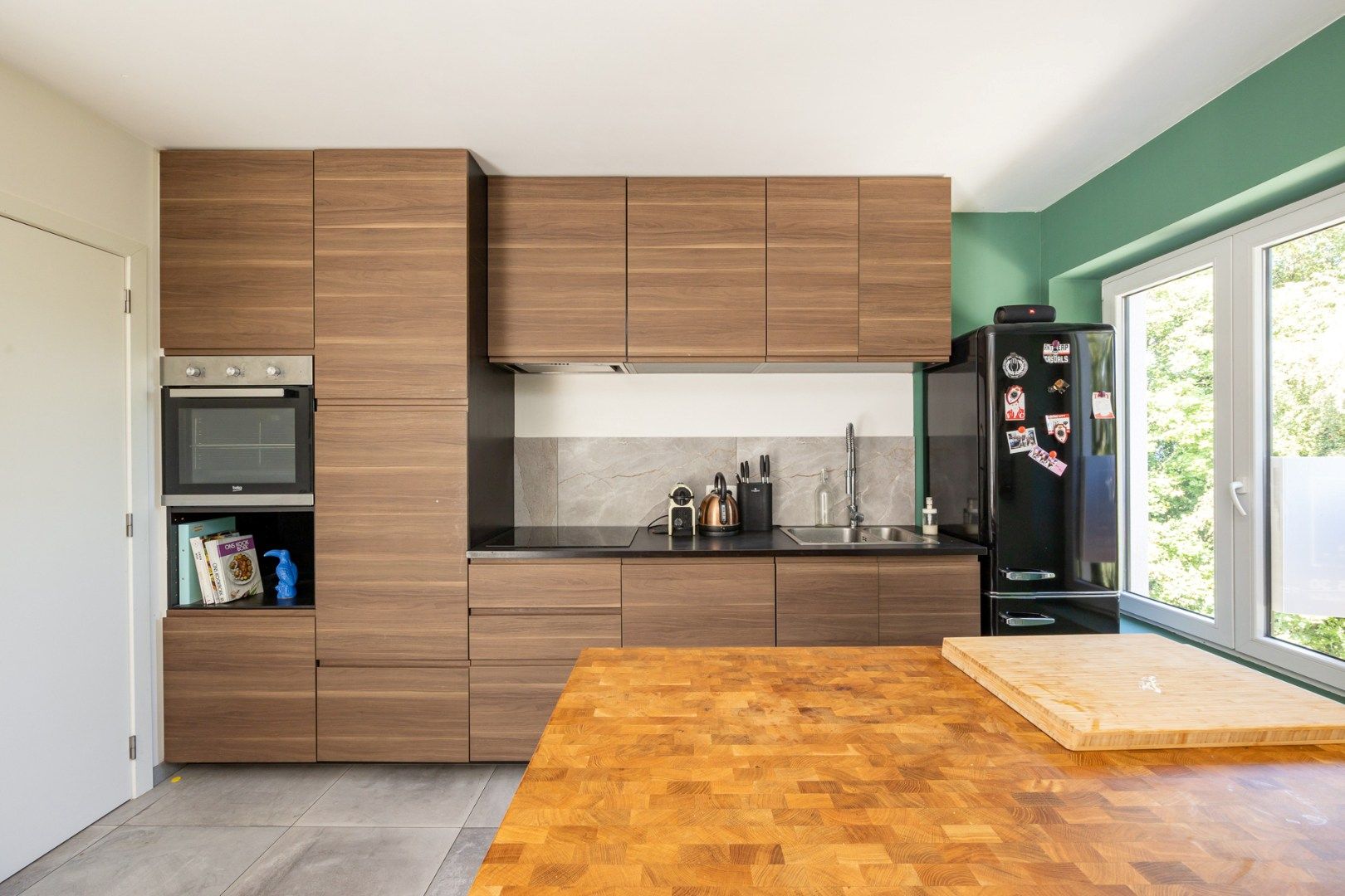 Gerenoveerd (2017) 2-slaapkamer appartement (112m²) met terras en autostaanplaats!  foto 5