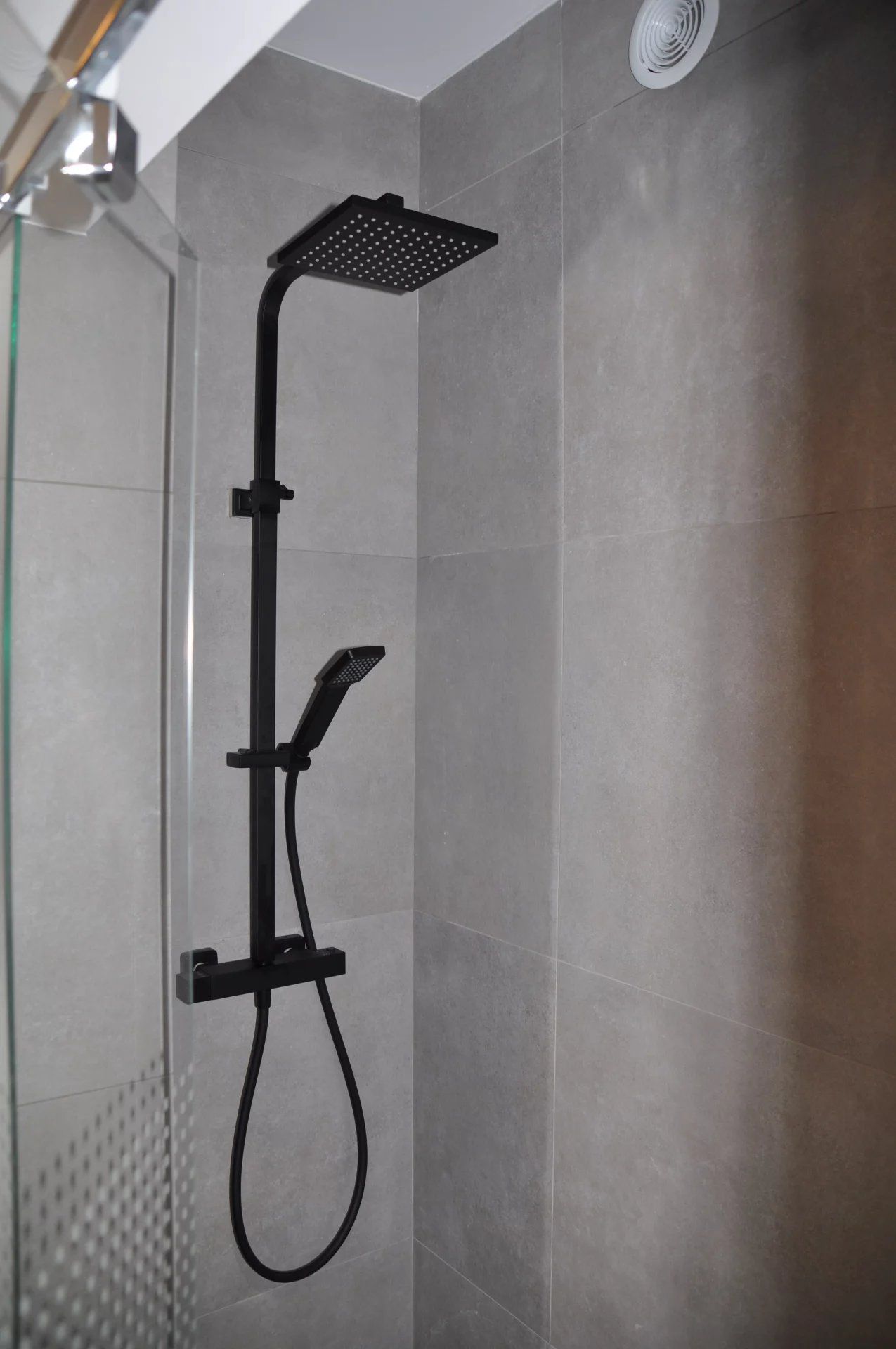 VERRASSEND APPARTEMENT MET 3 SLPK'S EN PARKEERPLAATS IN LANAKEN CENTRUM foto 17