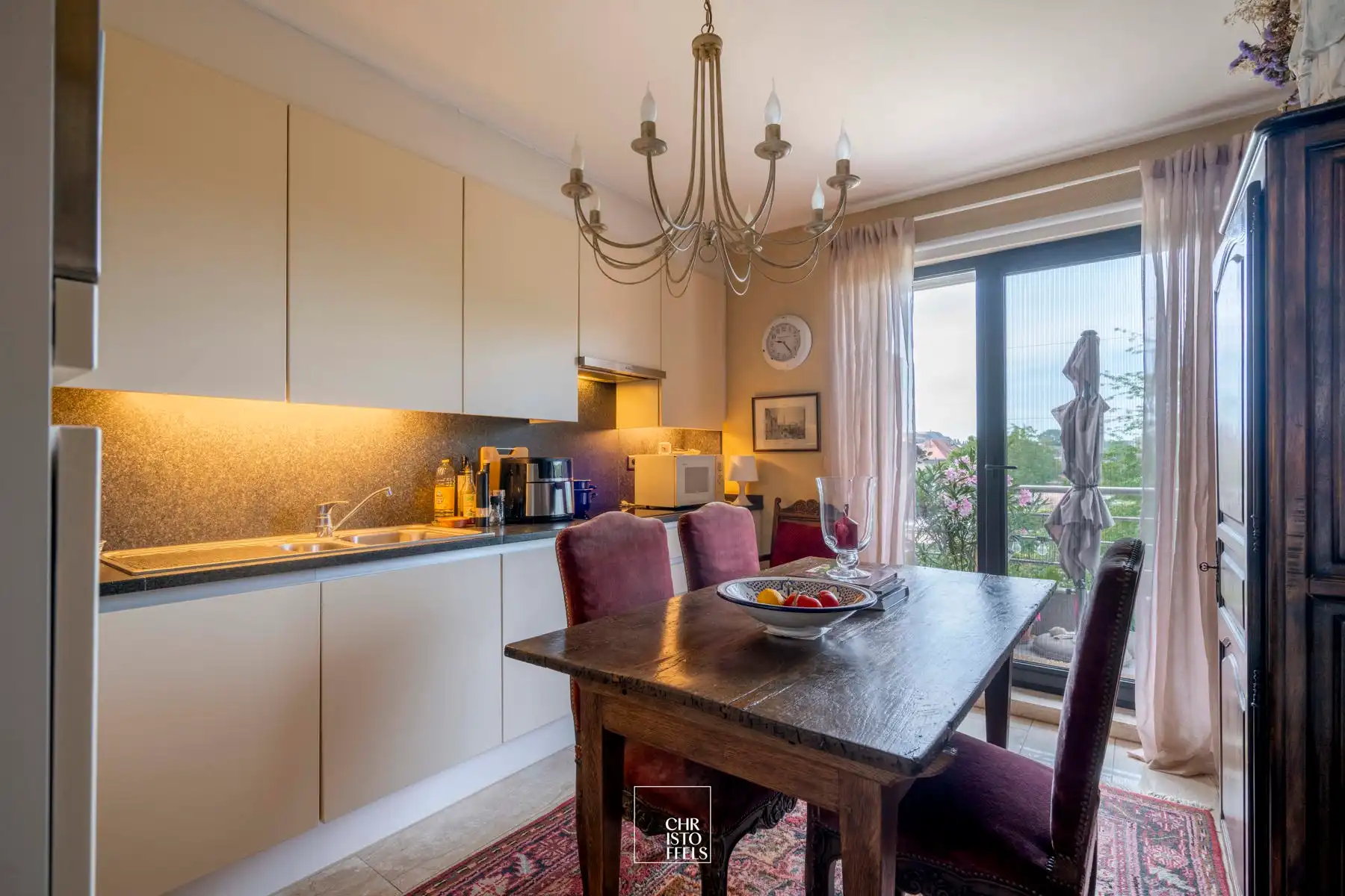 Ruim één slaapkamer appartement aan de stadsrand in Hasselt! foto 3