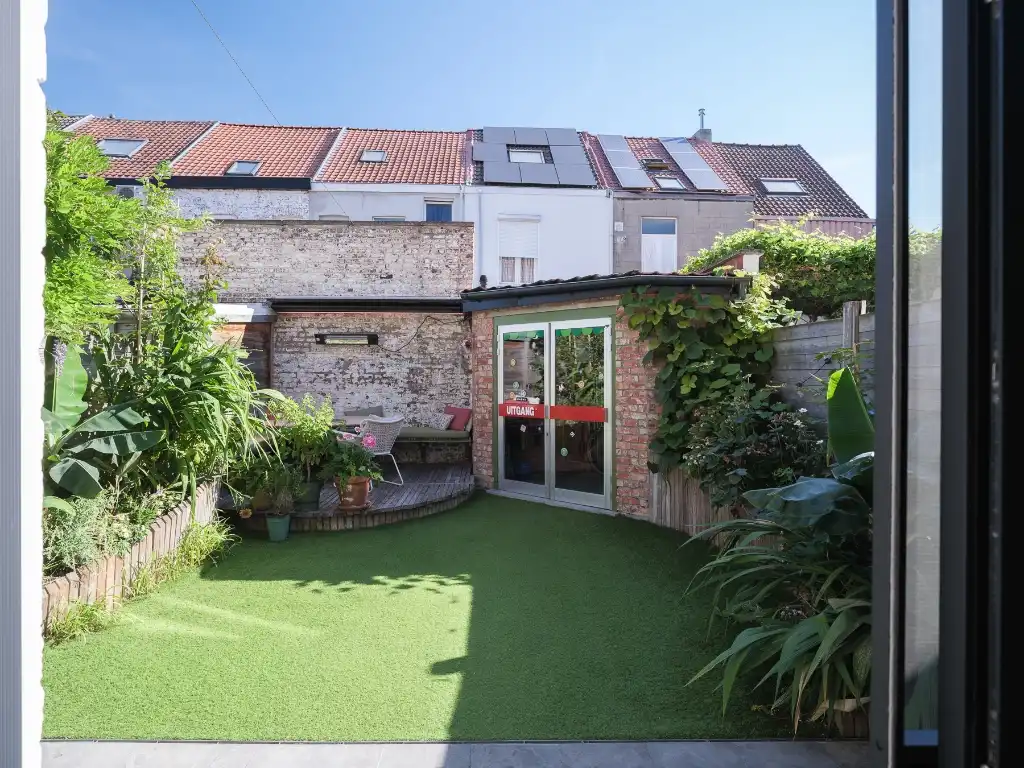 Gentbrugge - Stijlvol gerenoveerde burgerwoning met drie slaapkamers en stadstuin foto 4